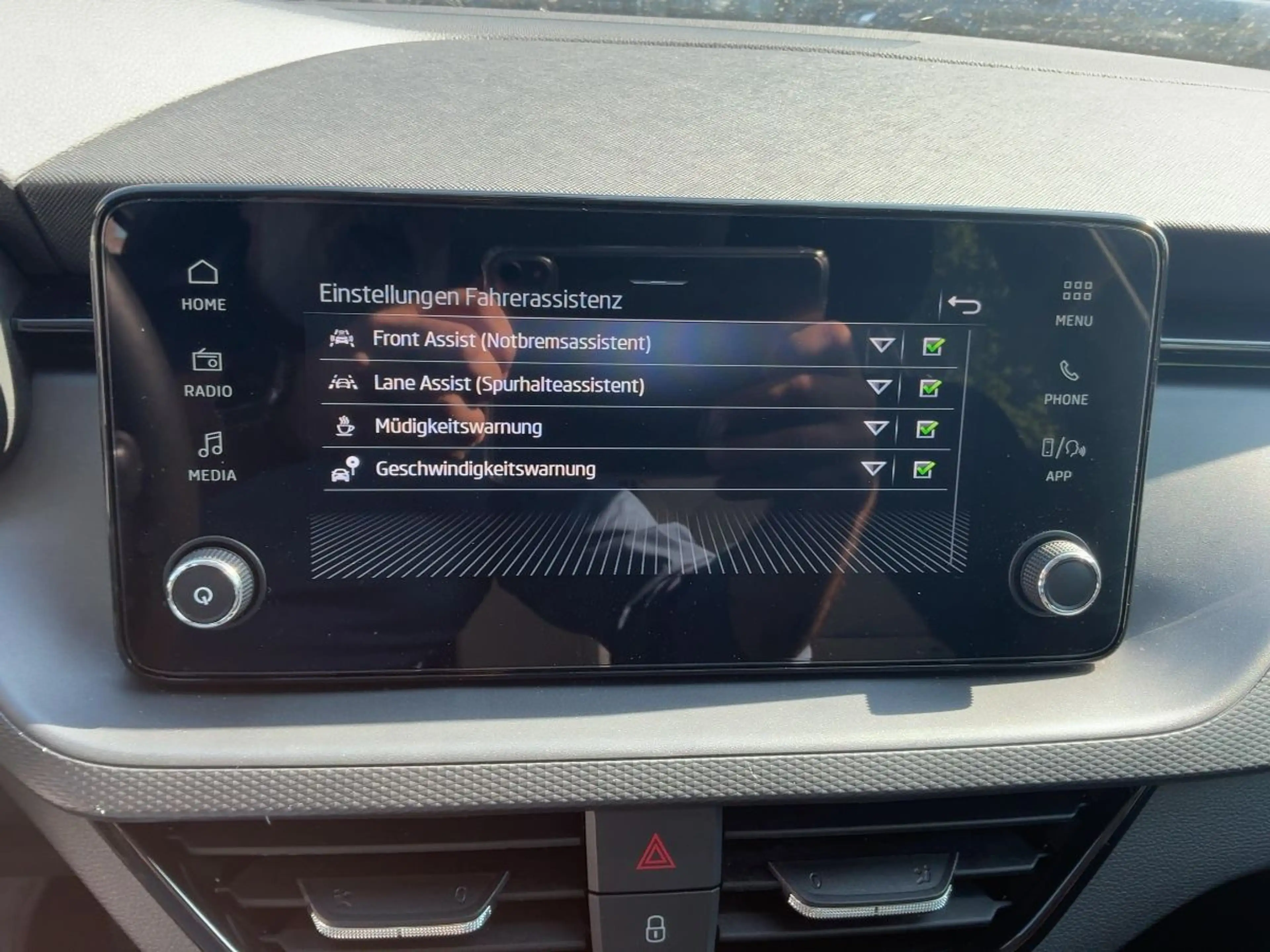 Skoda Kamiq 1.0 TSI Essence LED GRA SHZ PDC — photo 14