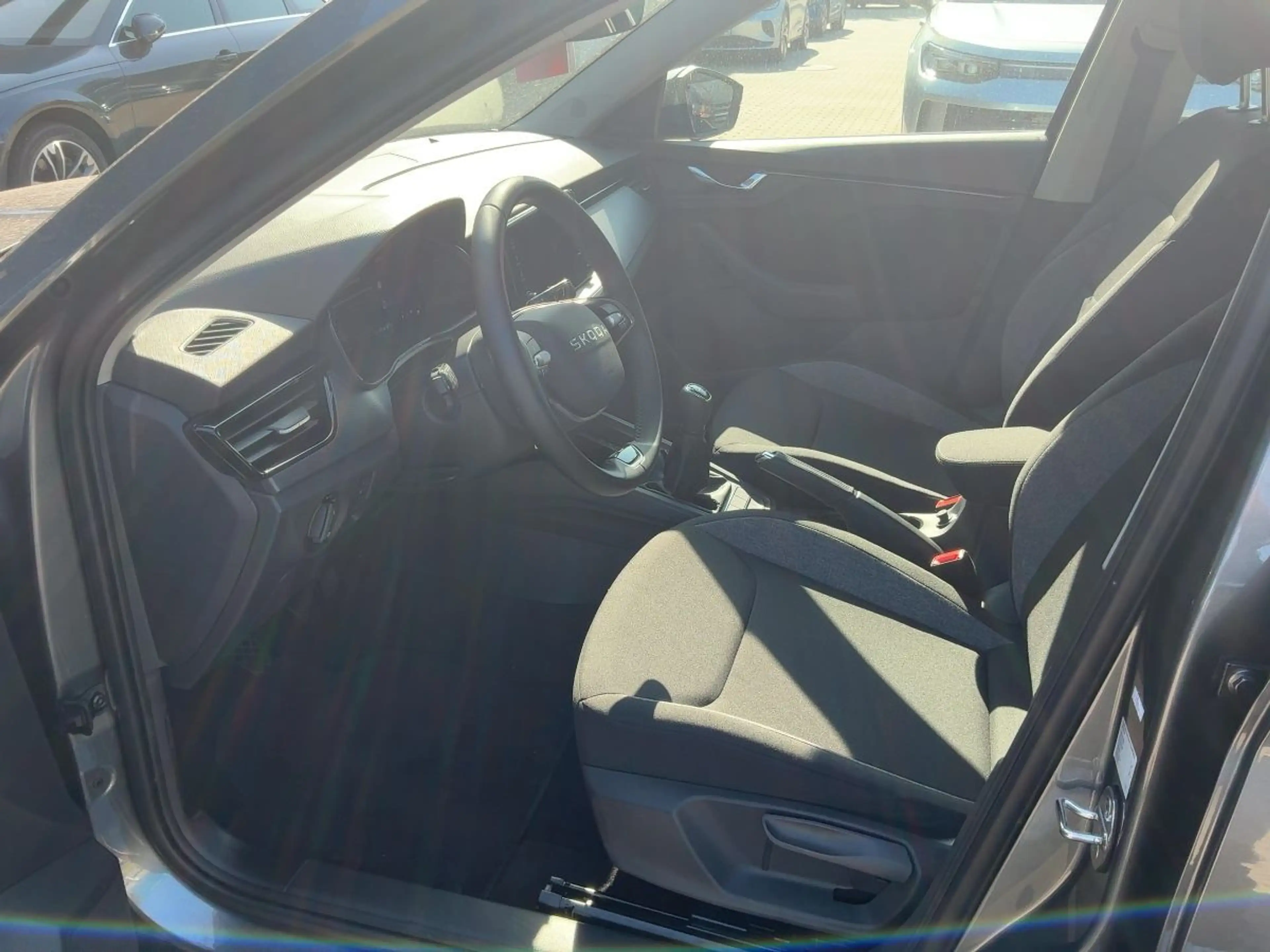 Skoda Kamiq 1.0 TSI Essence LED GRA SHZ PDC — photo 7
