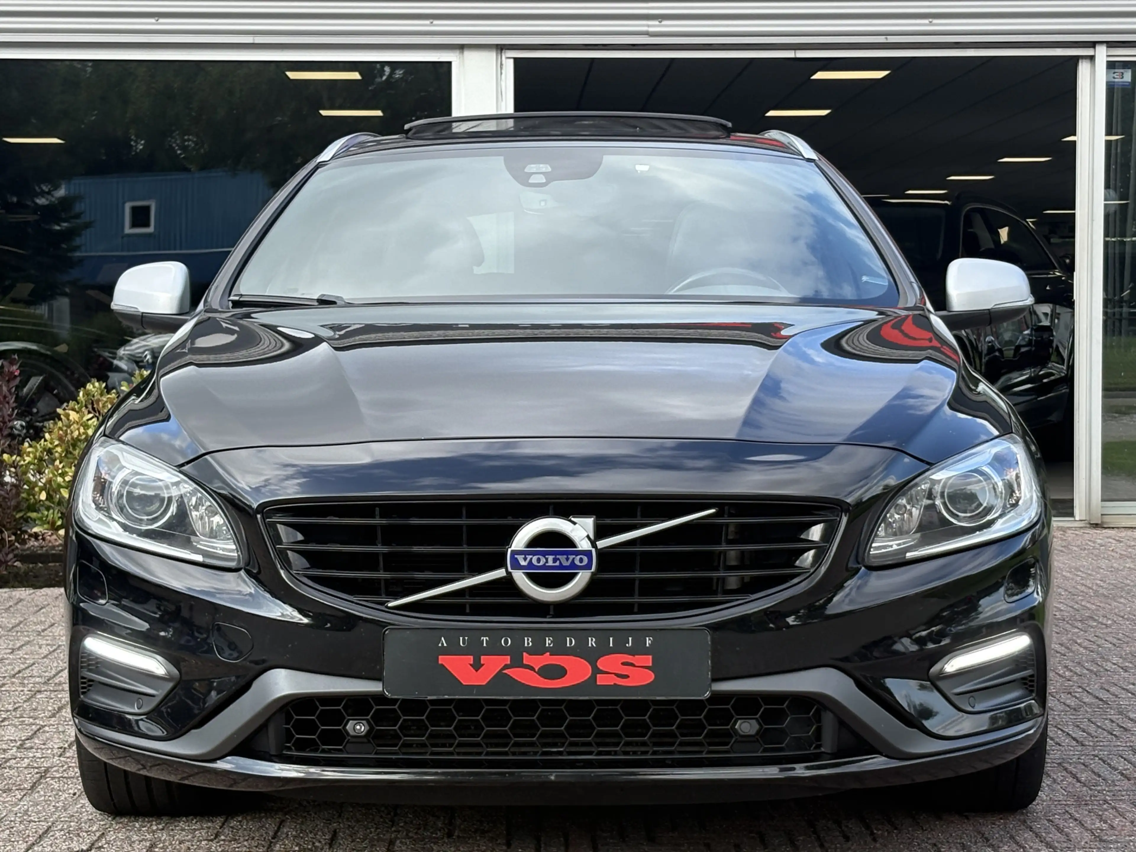 Volvo V60 2.0 D3 R-Design | Glasdak | Trekhaak | Memory | Ca — photo 11