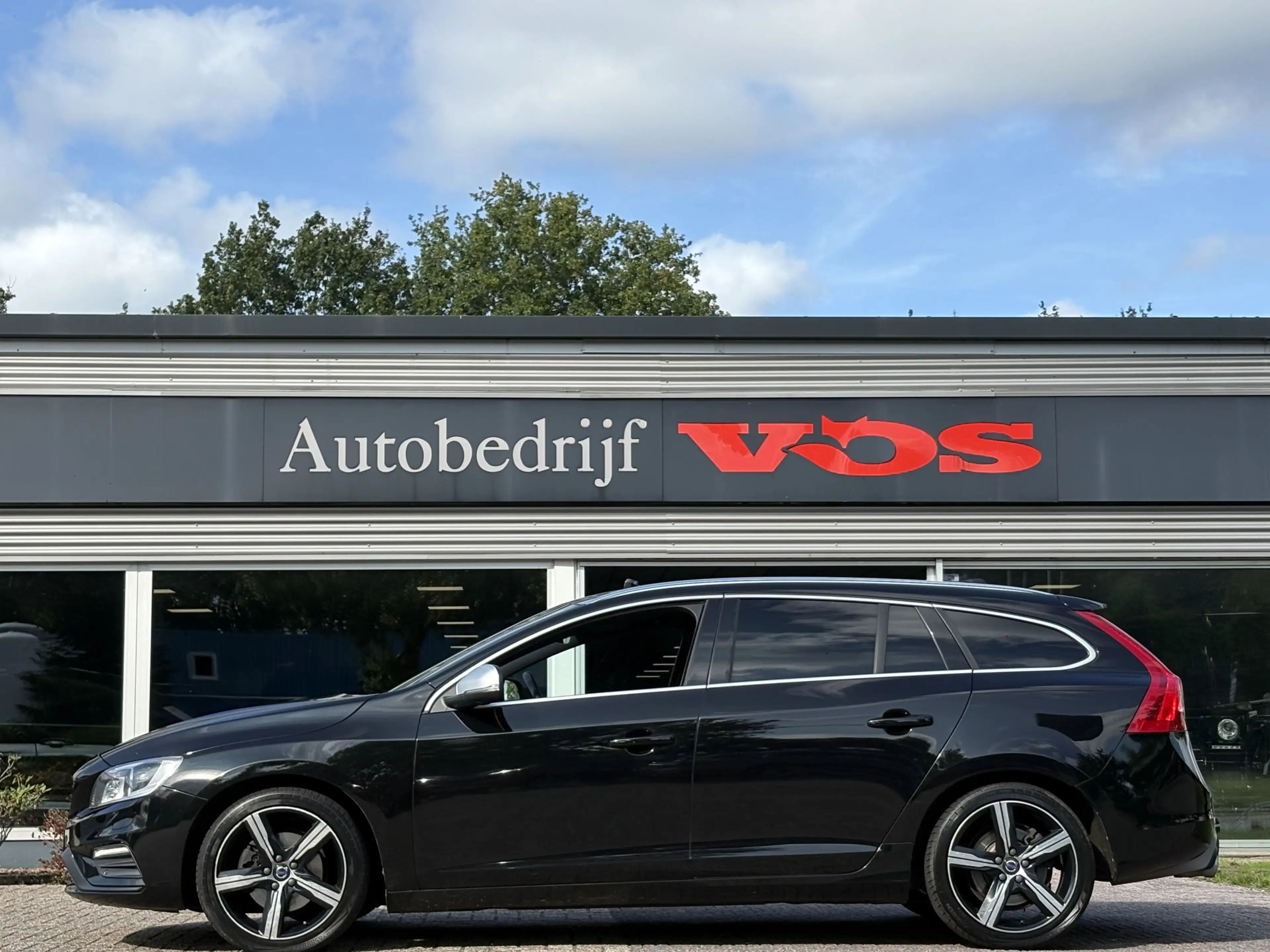 Volvo V60 2.0 D3 R-Design | Glasdak | Trekhaak | Memory | Ca — photo 3