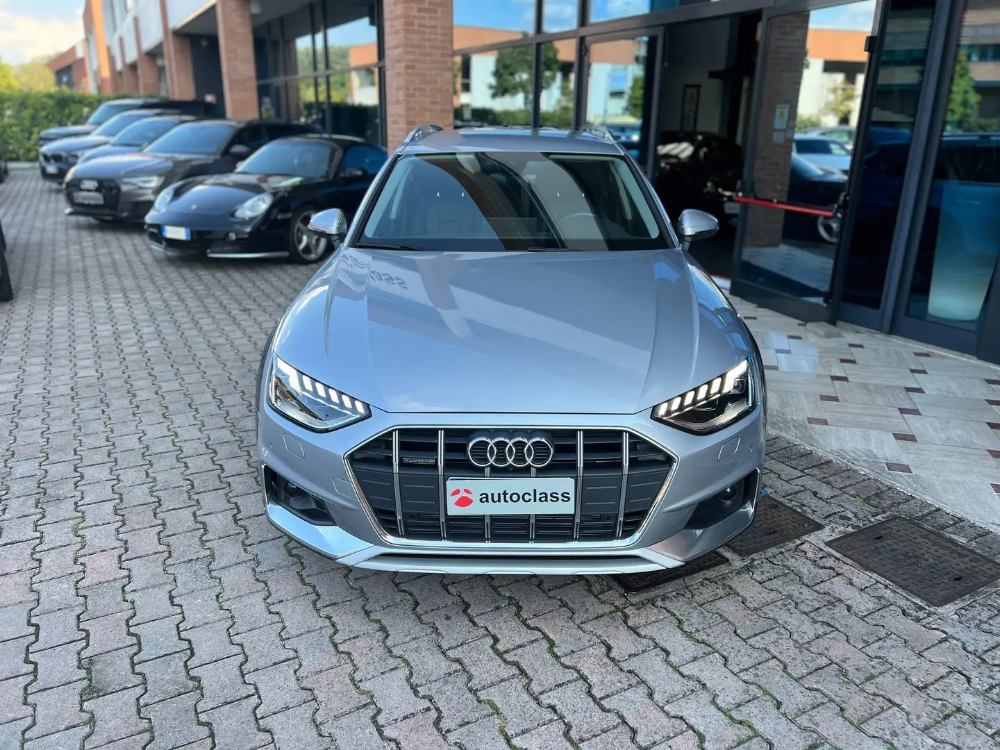 Audi A4 allroad A4 Allroad Quattro 40 2.0 tdi mhev 204cv s-tronic Grijs - 2