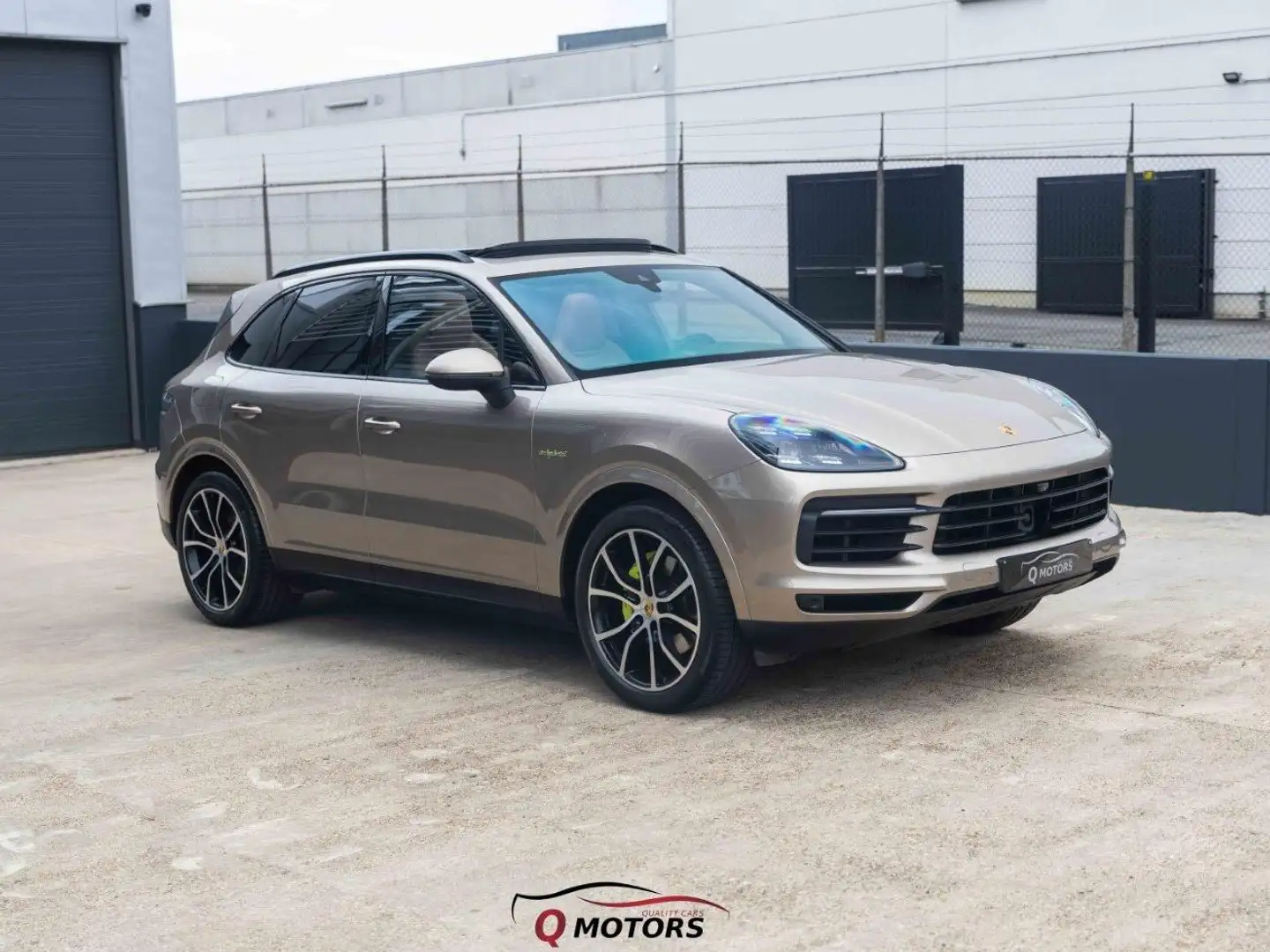 Porsche Cayenne E-Hybrid-PANO-360-SOFTCL-NIGHTVIS-ACC-BURMESTER Oro - 2