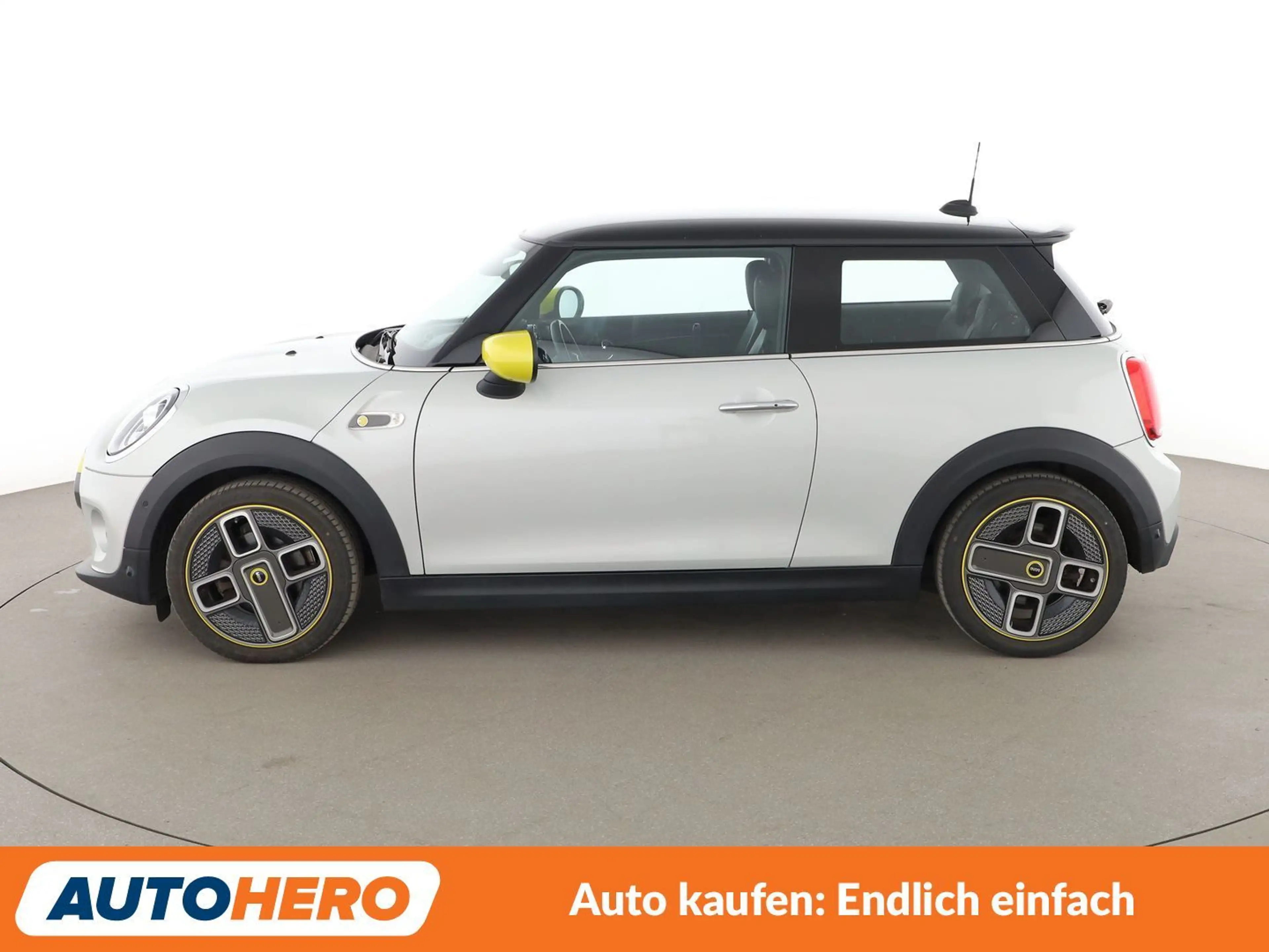 MINI Cooper SE Cooper SE Trim L Aut.*NAVI*HUD*LED*TEMPO*CAM*PDC* — photo 3
