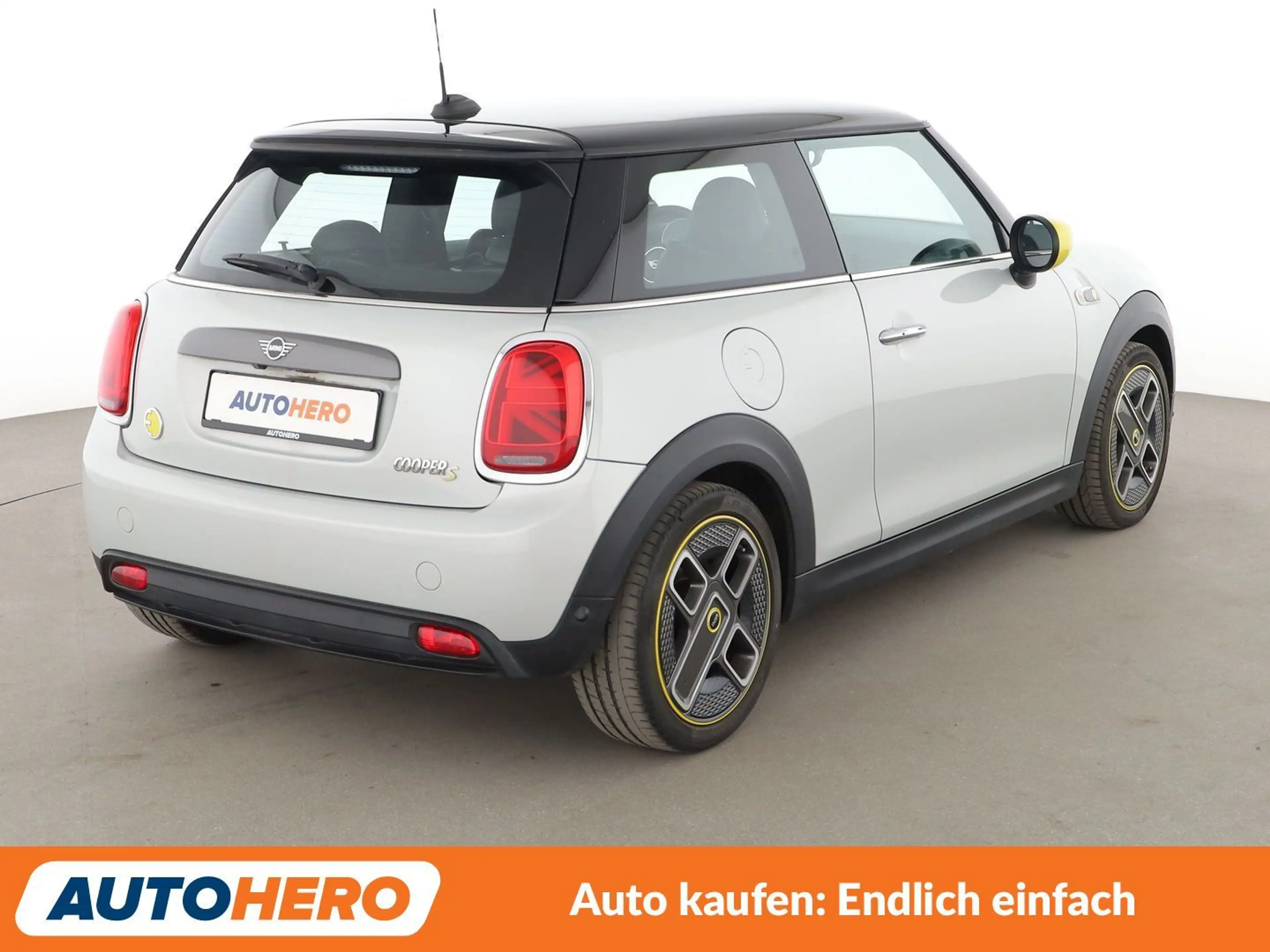 MINI Cooper SE Cooper SE Trim L Aut.*NAVI*HUD*LED*TEMPO*CAM*PDC* — photo 6