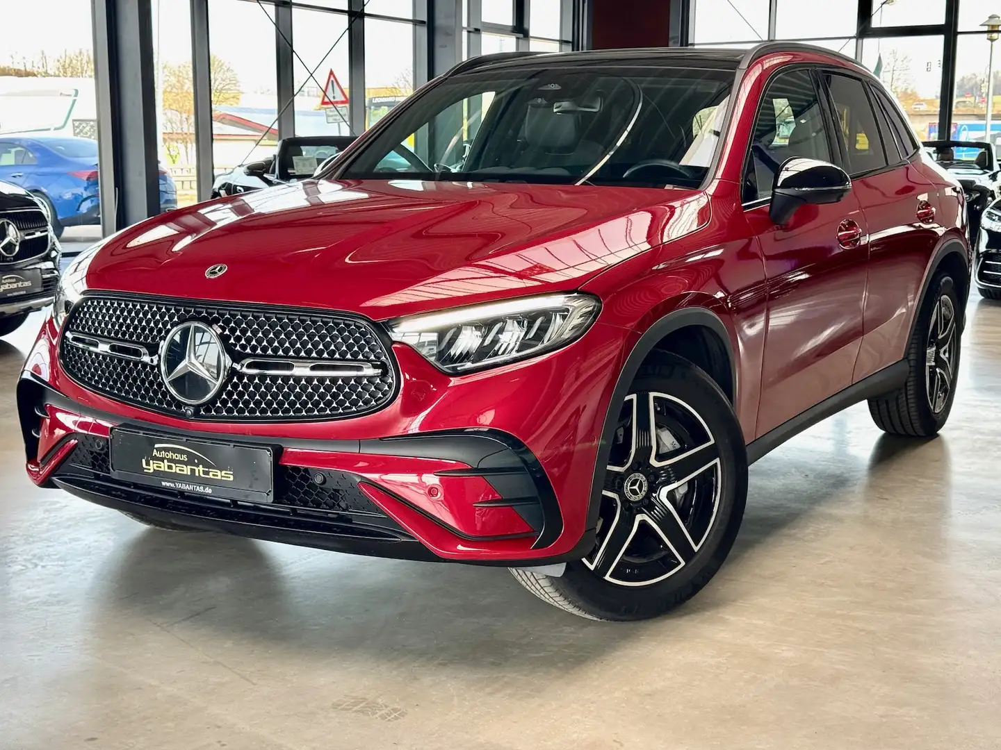 Mercedes-Benz GLC 300 4M AMG Night Pano Memory 360°-K AHK KEYLESS MBUX Rood - 1