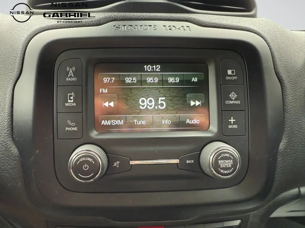 Jeep Renegade снимка Jeep Renegade