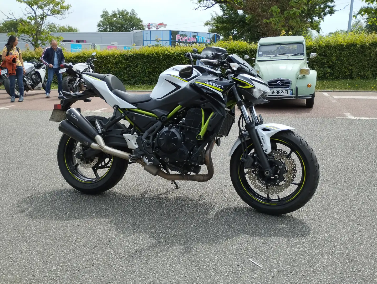 Kawasaki Z 650 Alb - 1