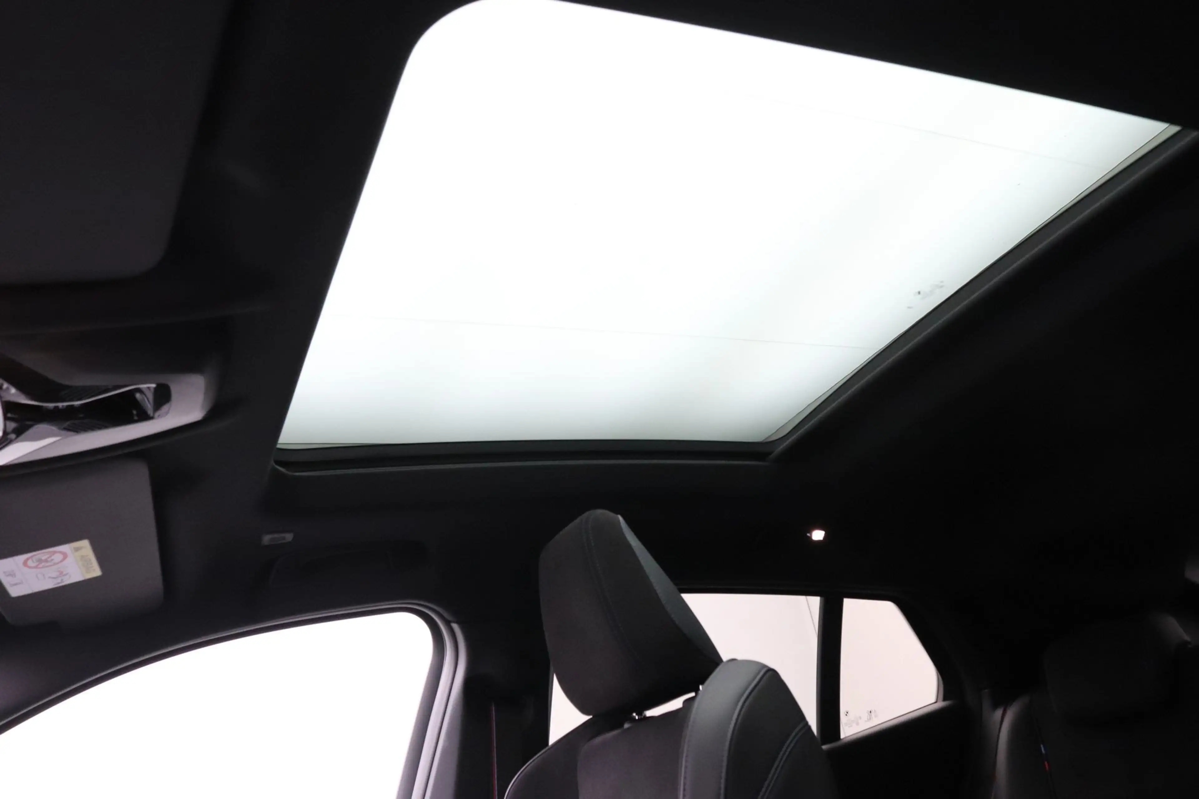 BMW X2 sDrive20i Launch Edition | M-sport Pro. | Adaptiev — photo 7
