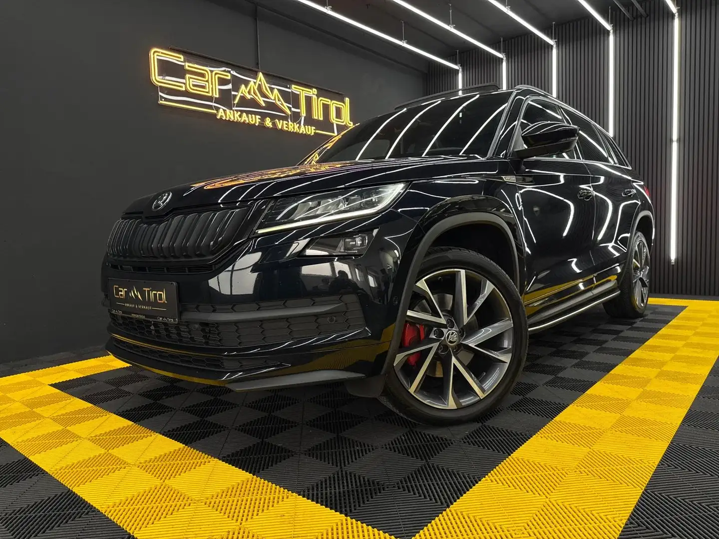 Skoda Kodiaq Sportline 4x4 VOLL*PANO*VC*RFK* Schwarz - 1