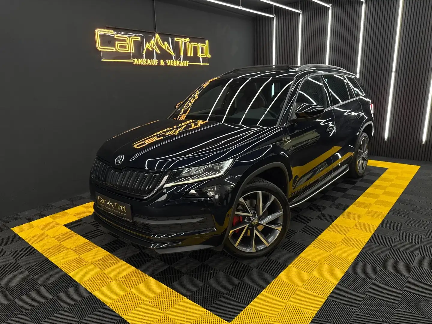 Skoda Kodiaq Sportline 4x4 VOLL*PANO*VC*RFK* Schwarz - 2