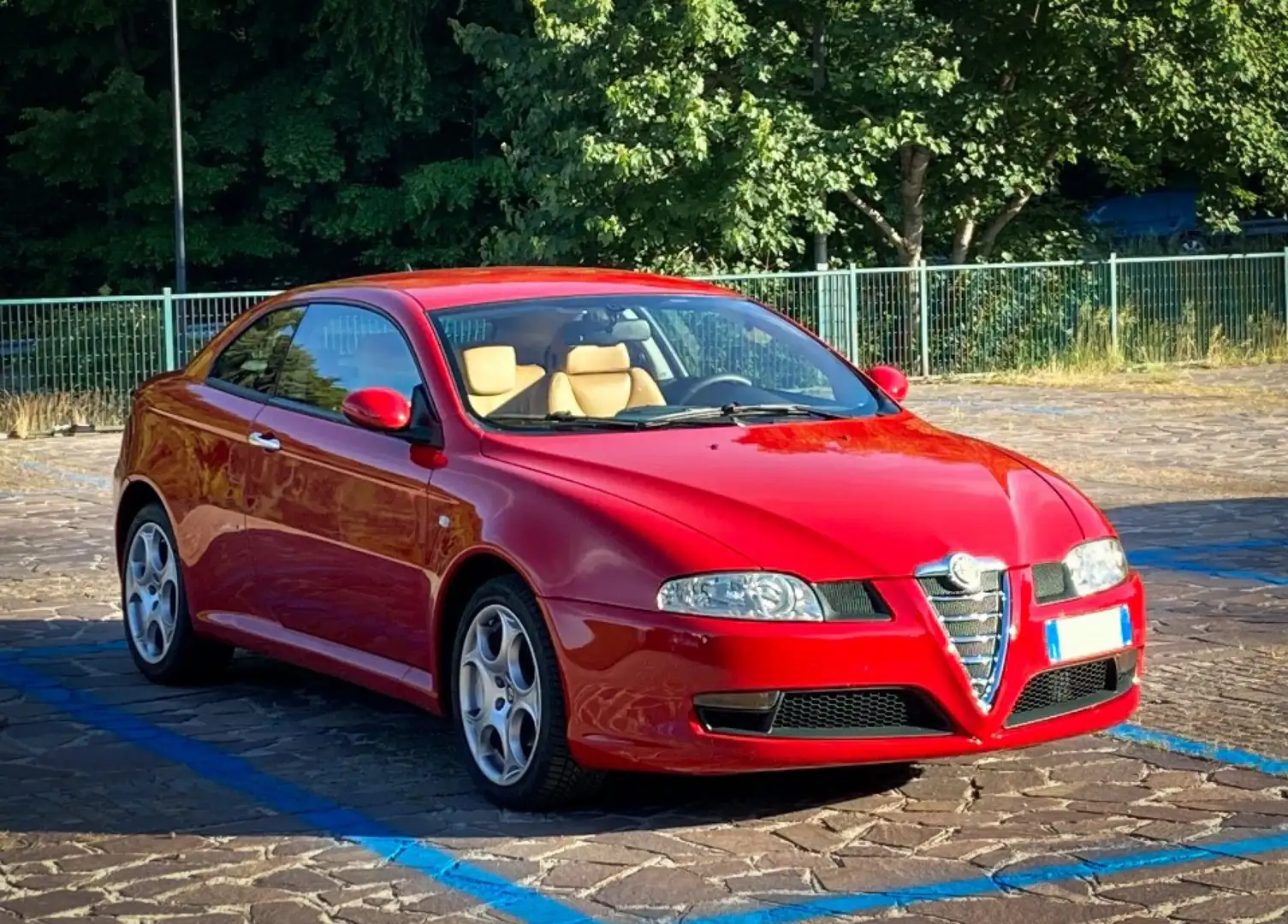 Alfa Romeo GT 1.9 jtd mjt Distinctive - 1