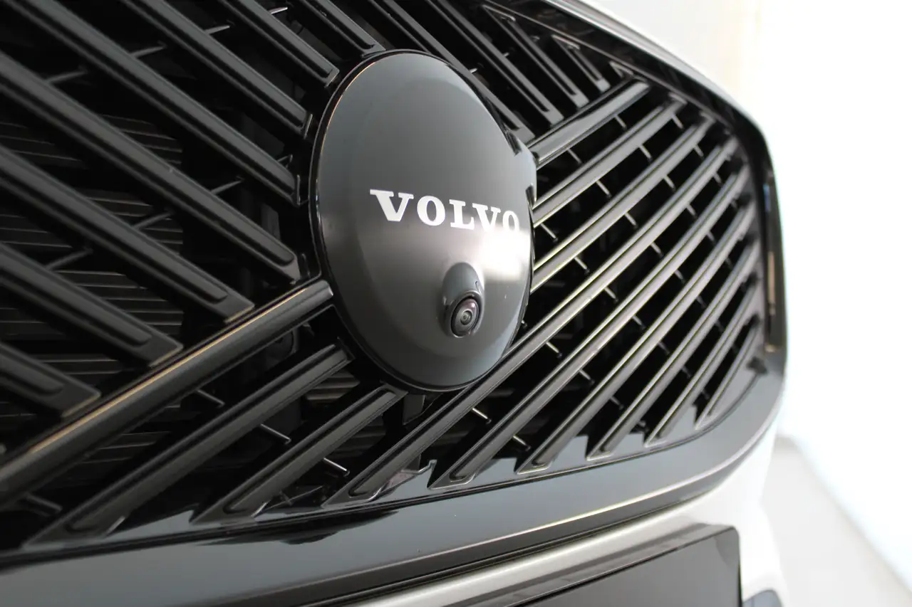 Volvo XC60 2026 — фото 11
