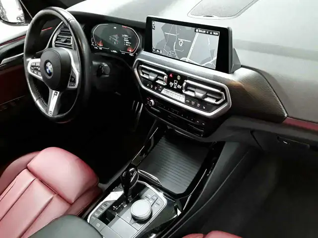 BMW X3 view 12