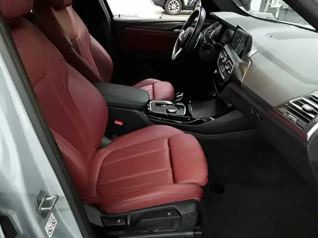 BMW X3 view 11