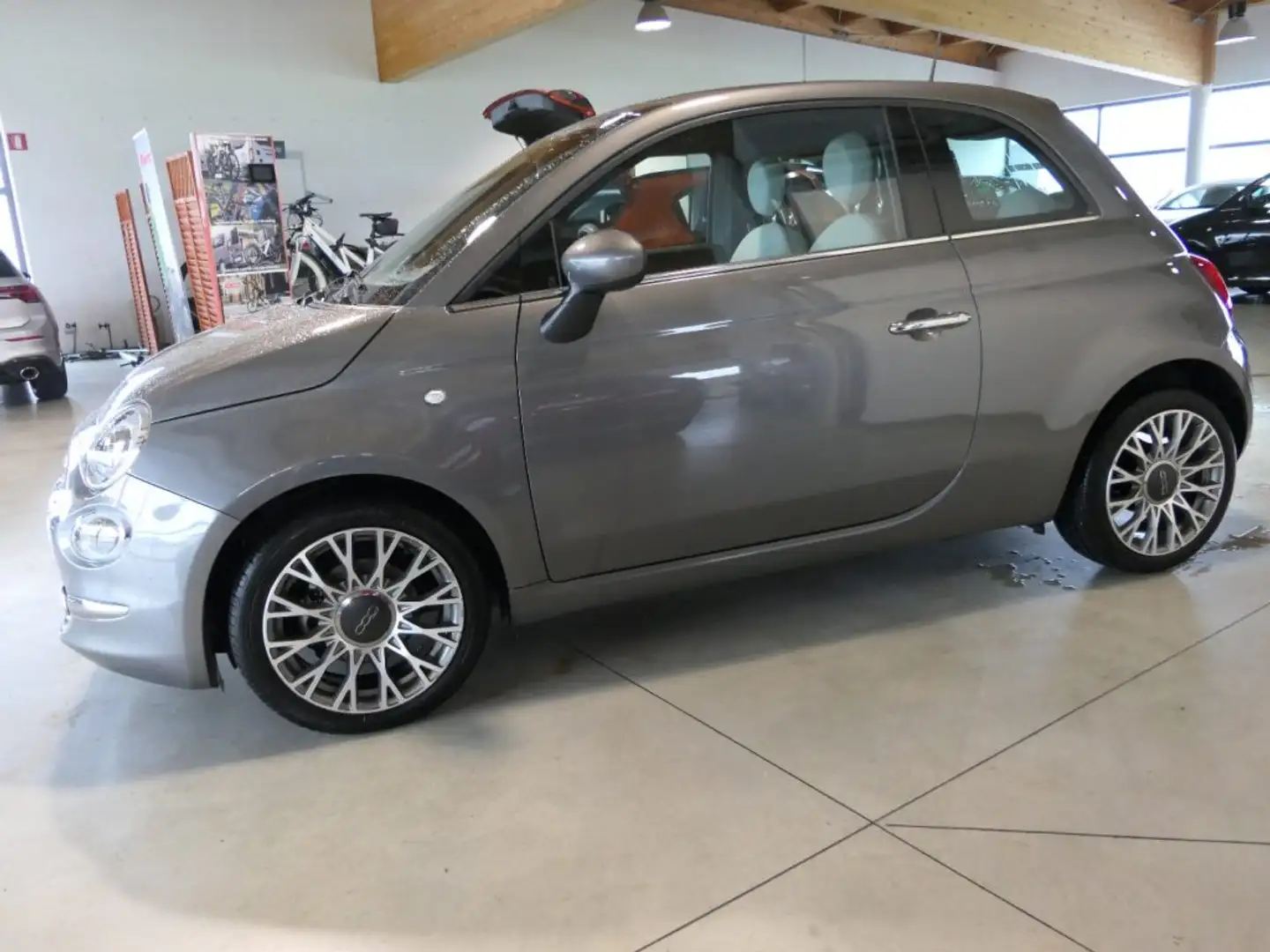 Fiat 500 1.0 Hybrid Lounge Grau - 2