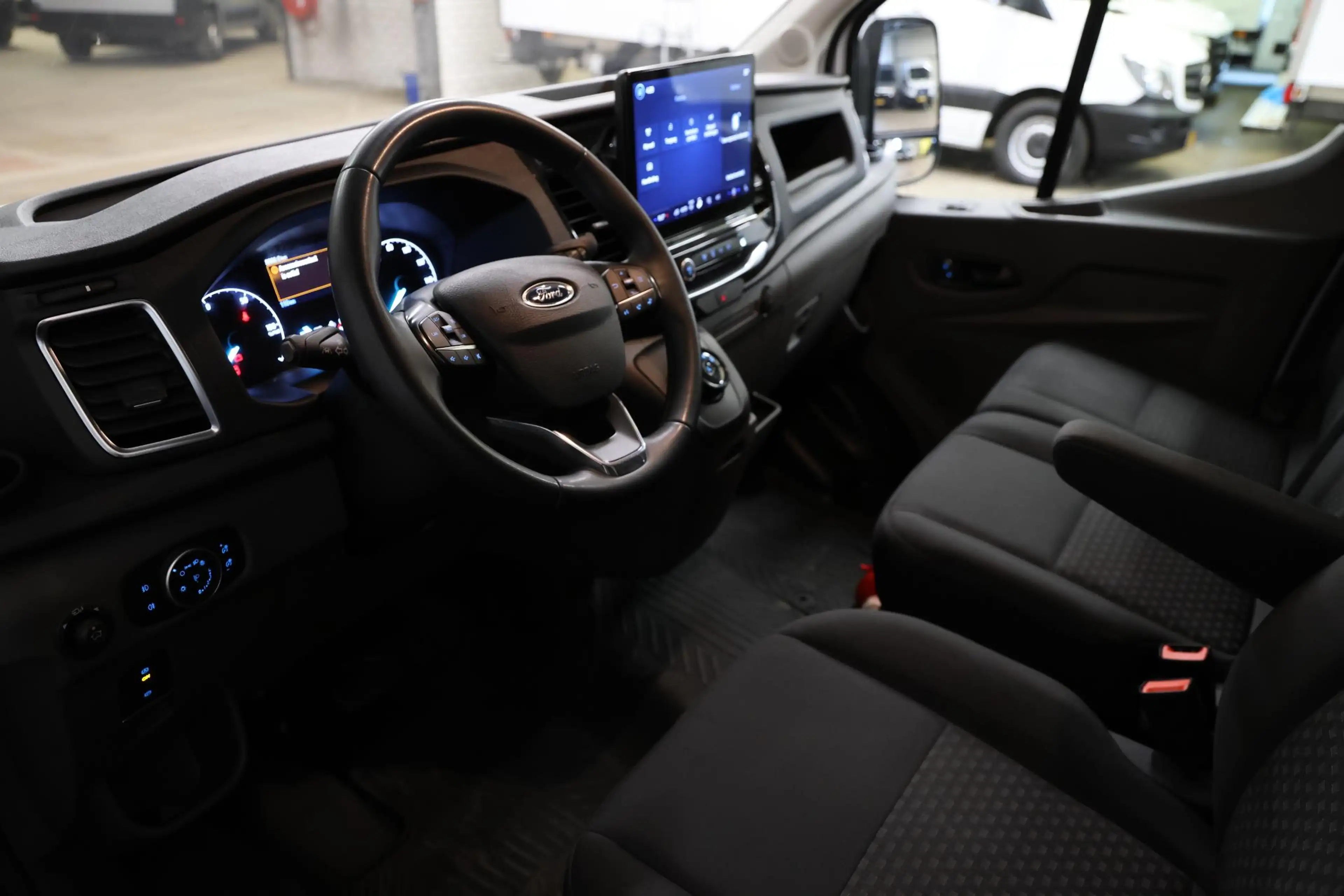 Ford E-Transit 350 L2H2 Trend 68 kWh — photo 6