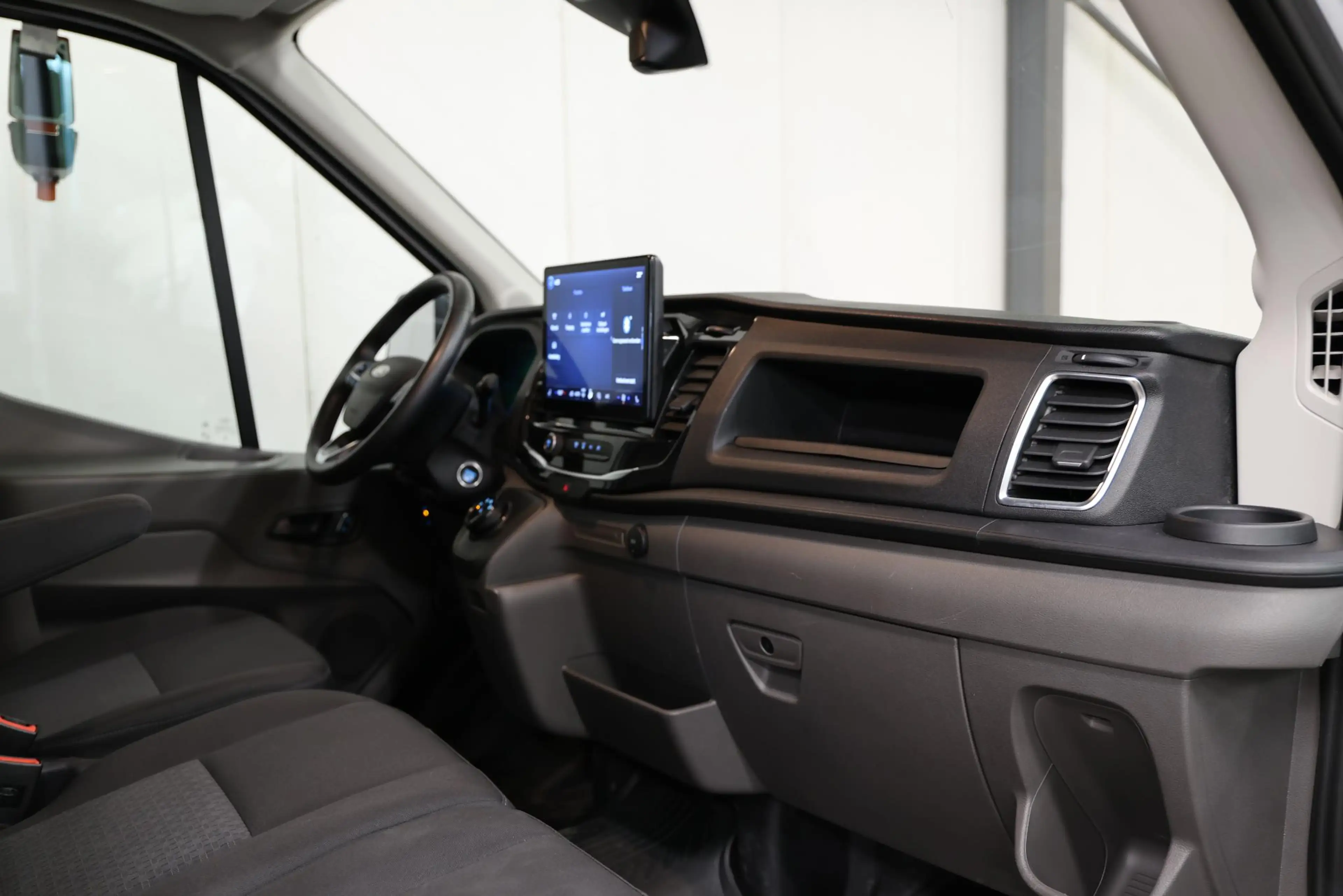 Ford E-Transit 350 L2H2 Trend 68 kWh — photo 8