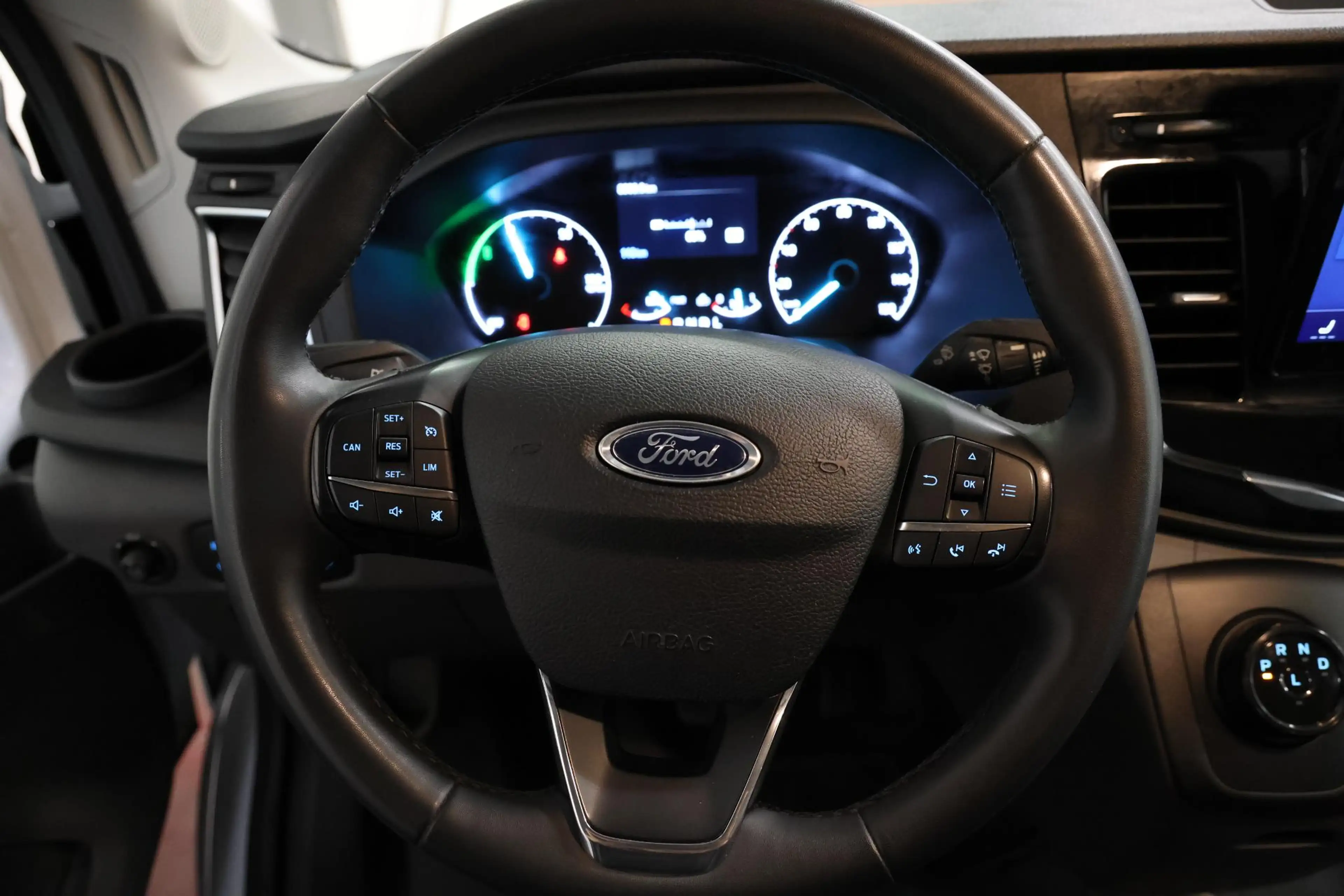 Ford E-Transit 350 L2H2 Trend 68 kWh — photo 7