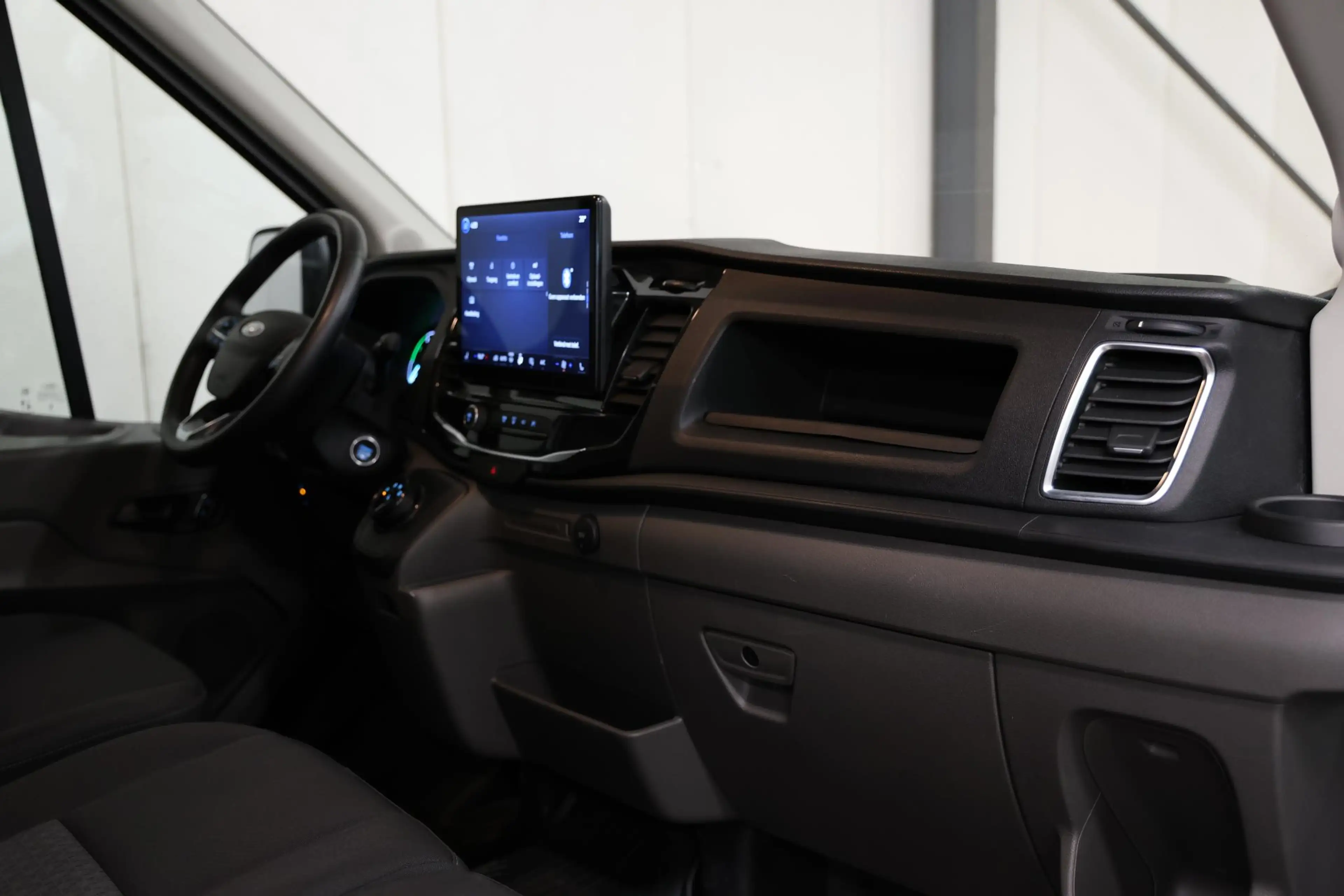 Ford E-Transit 350 L2H2 Trend 68 kWh — photo 13