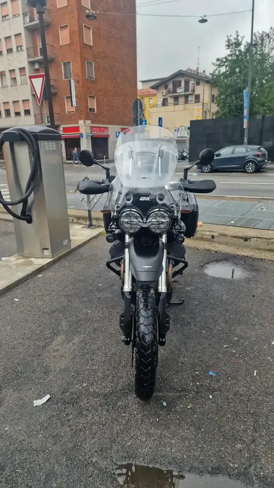 Moto Guzzi V 85 TT