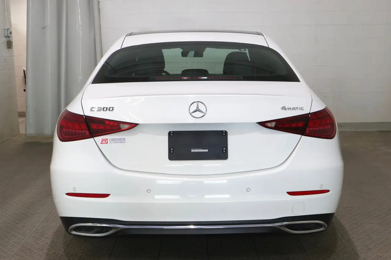 Mercedes-Benz C-Class снимка Mercedes-Benz C-Class