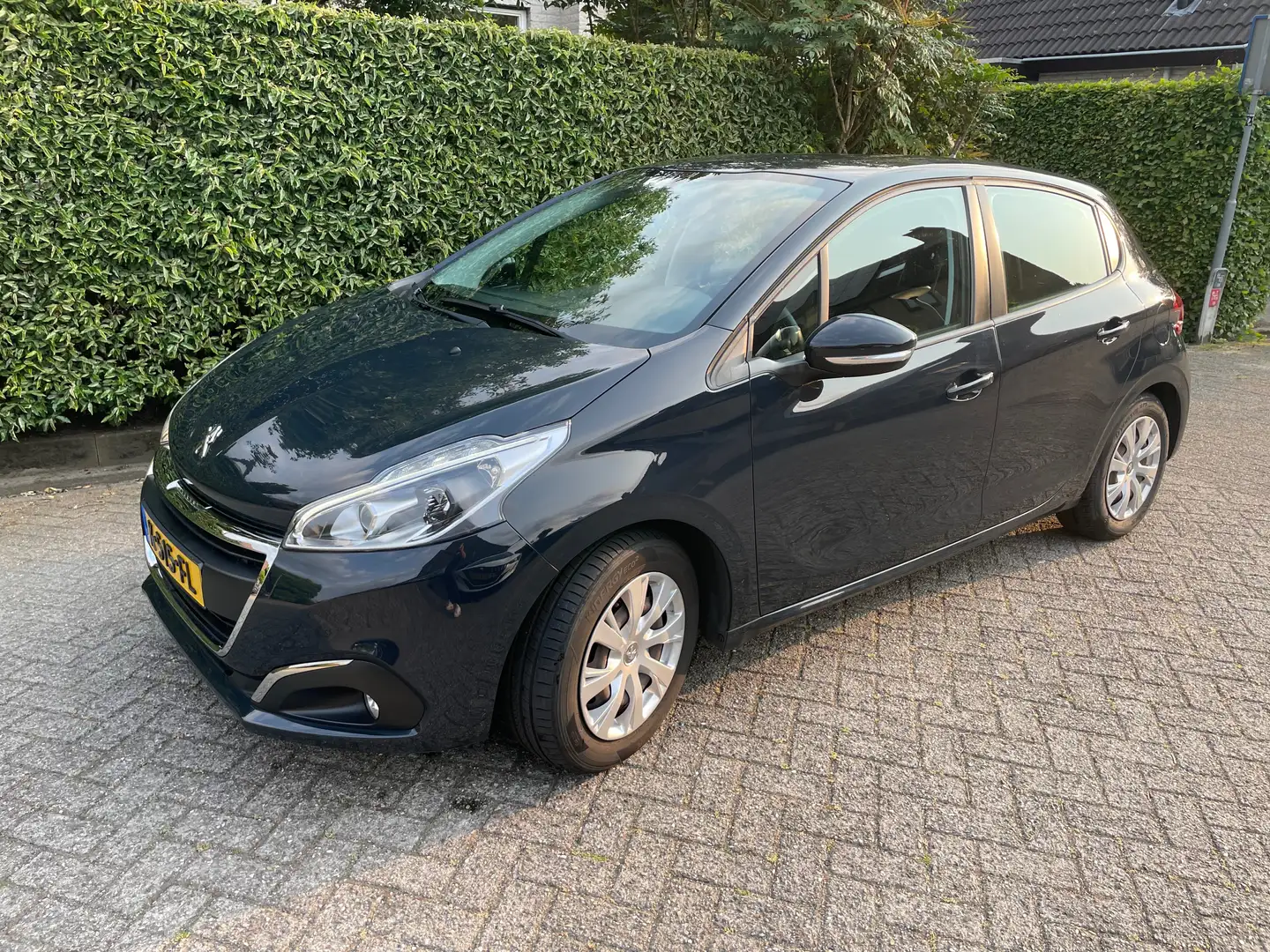 Peugeot 208 208 1.2 PureT Urban Soul Grijs - 1