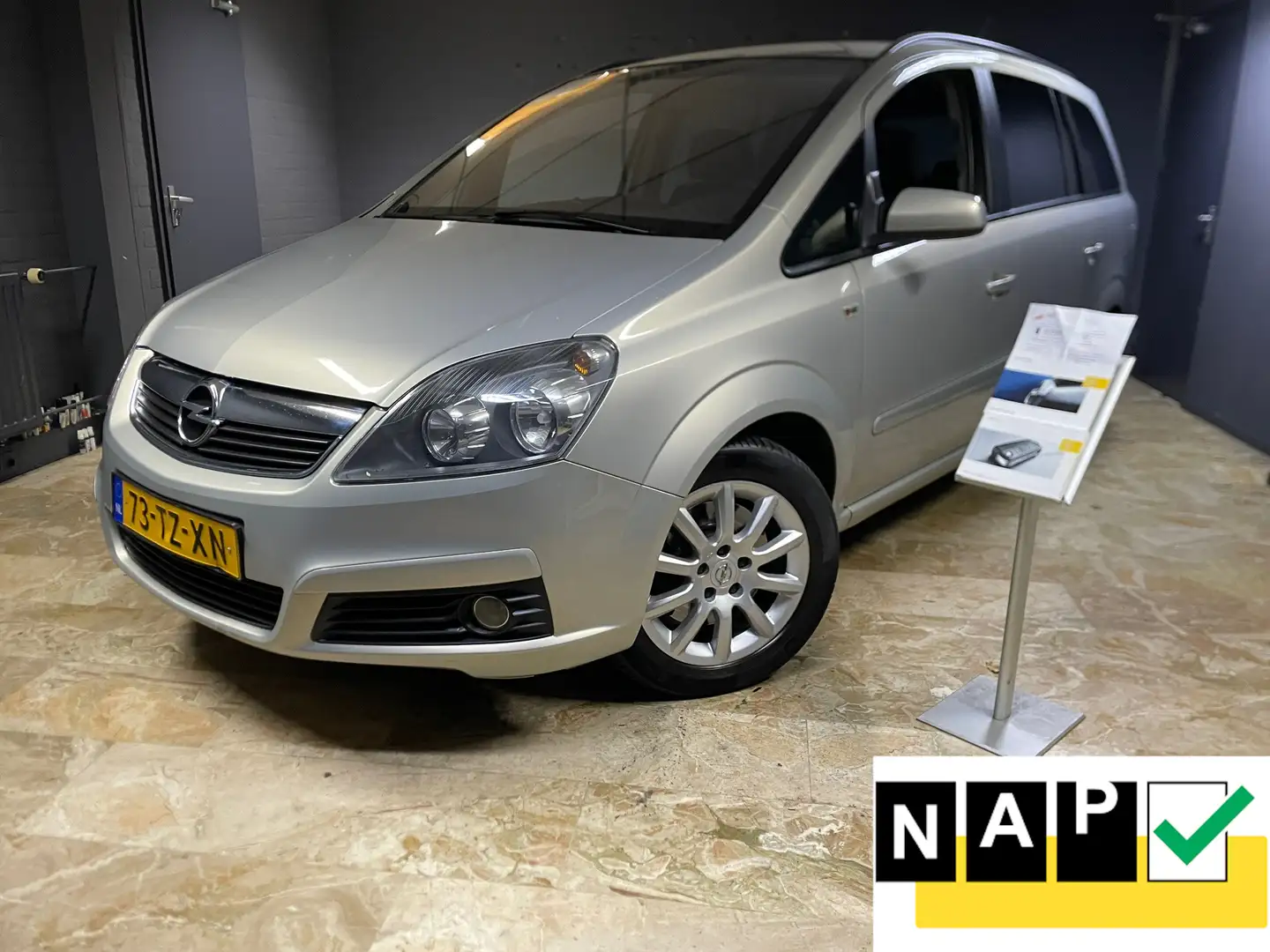 Opel Zafira 2.2 Temptation 7 Pers Automaat Navi Cruis Lm Velge Gris - 1