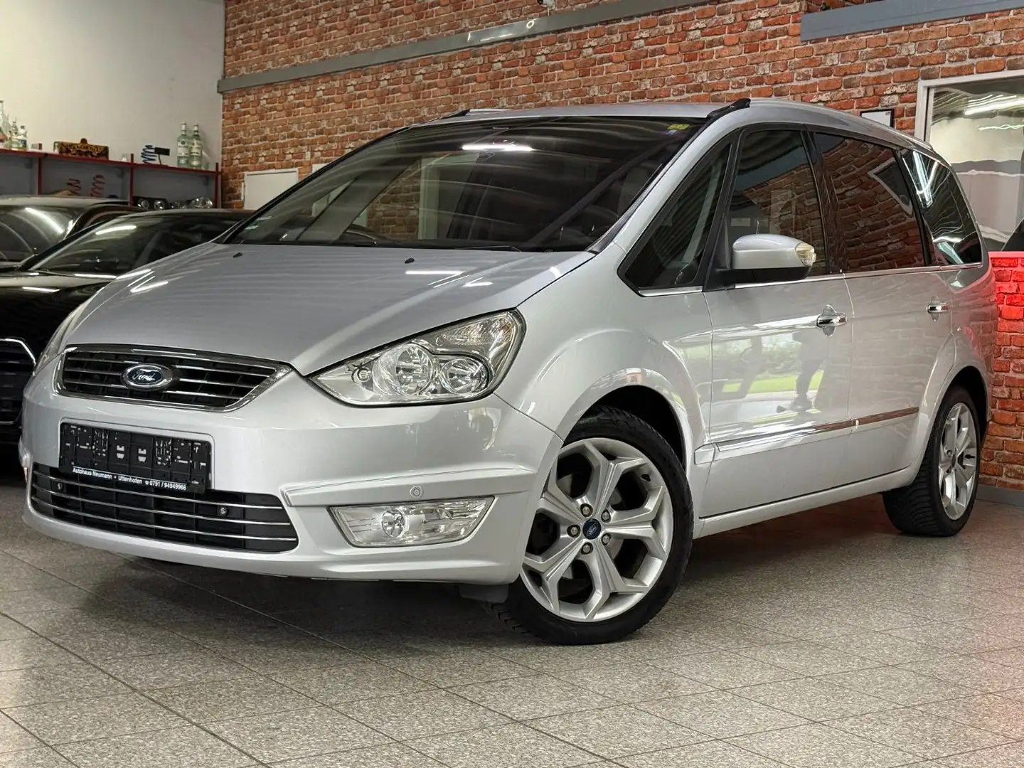 Ford Galaxy Titanium-2.0TDCI-Autom.-7 Sitzer-Navi-AHK Silber - 1