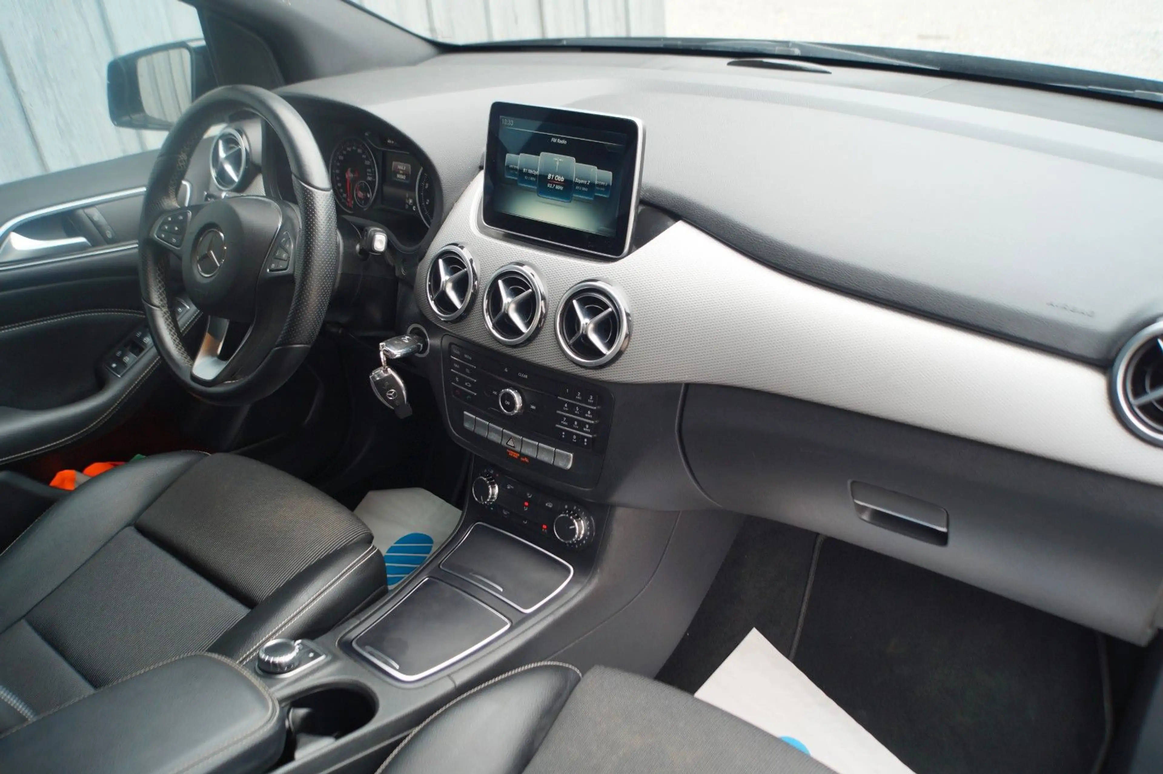 Mercedes-Benz B 180 |2.Hand|Autom.|LED|Navi|Teilleder| — photo 12