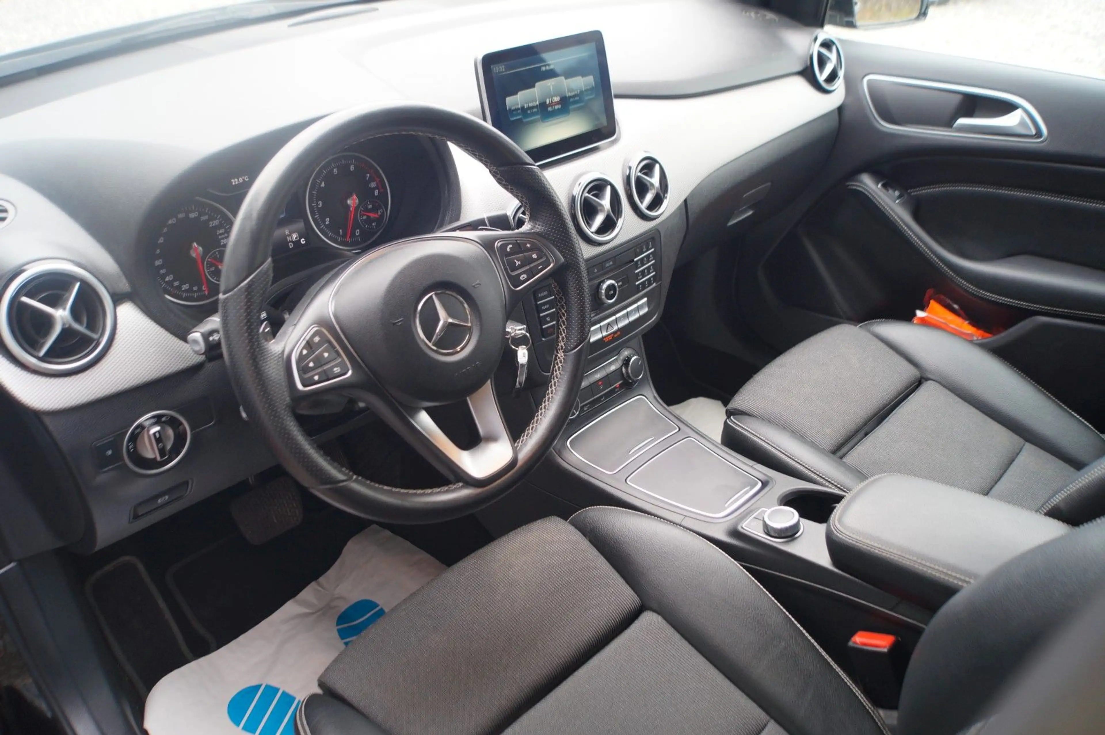 Mercedes-Benz B 180 |2.Hand|Autom.|LED|Navi|Teilleder| — photo 10