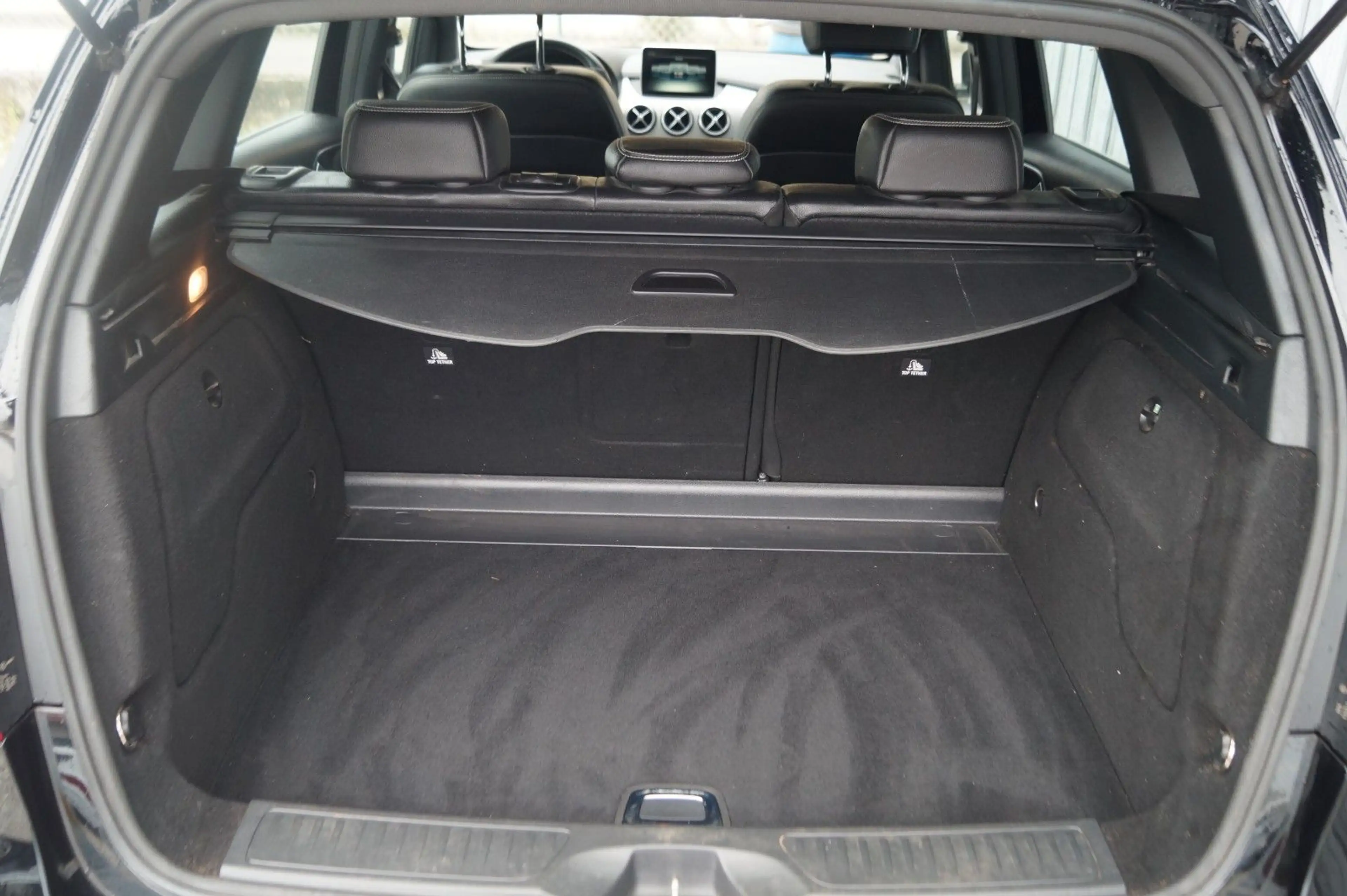 Mercedes-Benz B 180 |2.Hand|Autom.|LED|Navi|Teilleder| — photo 14