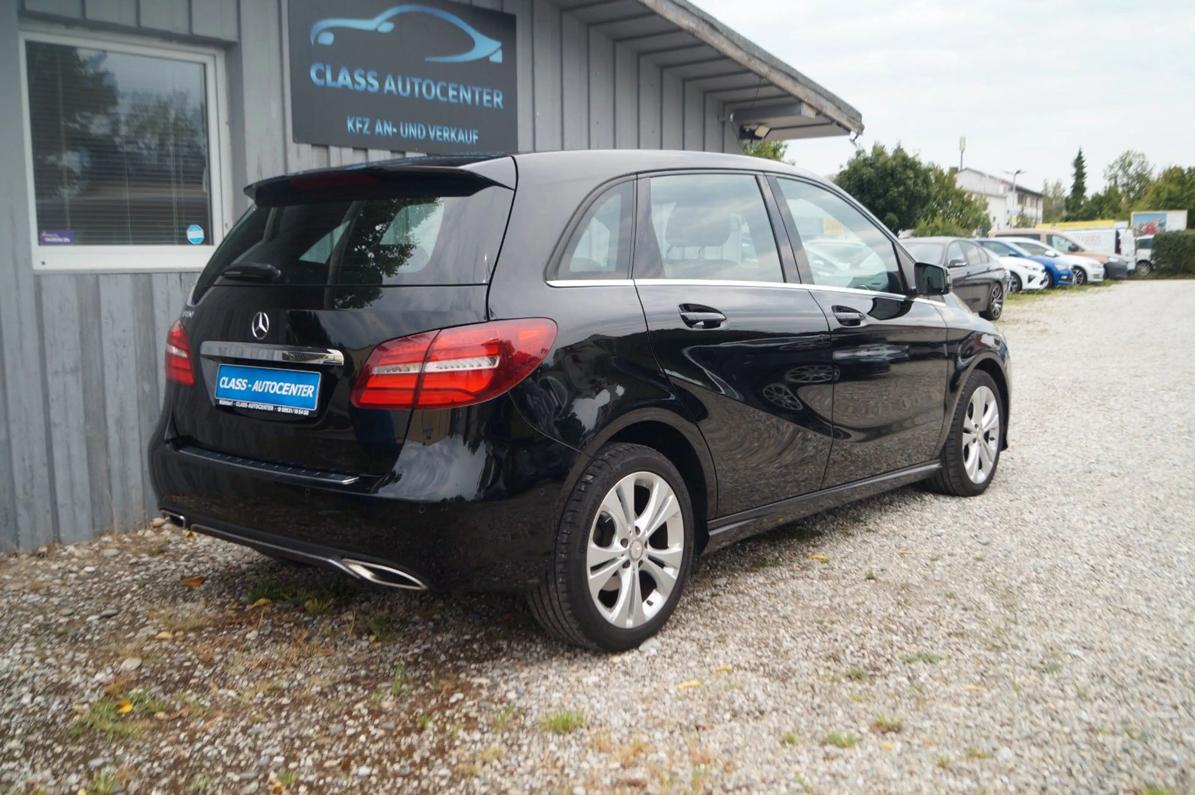 Mercedes-Benz B 180 |2.Hand|Autom.|LED|Navi|Teilleder| — photo 6