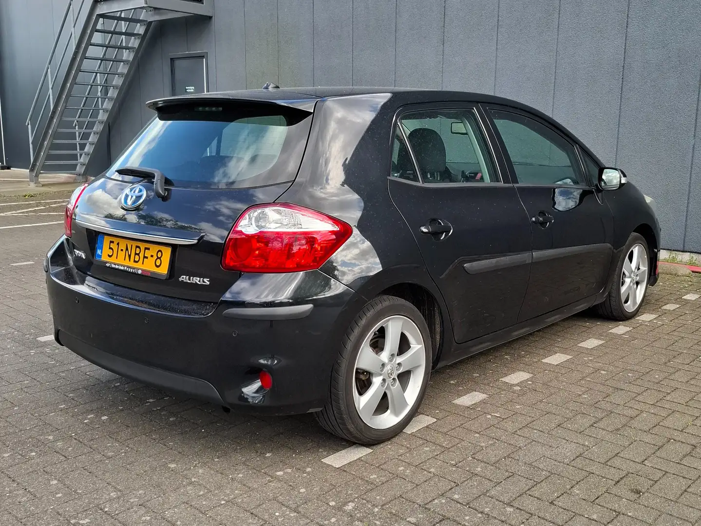 Toyota Auris **GERESERVEERD** Auris 1.8 Full Hybrid Dyn. Noir - 1