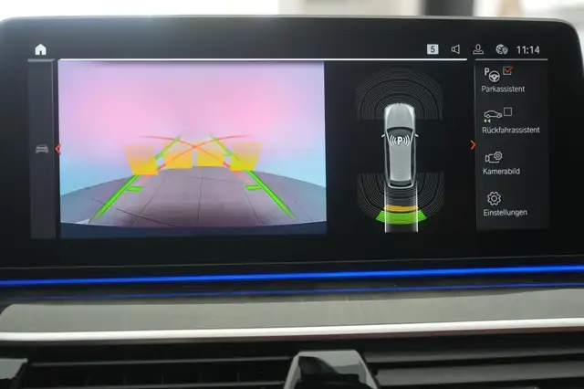 BMW 5 Series view 15