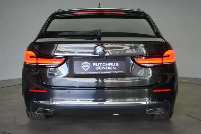 BMW 5 Series view 5