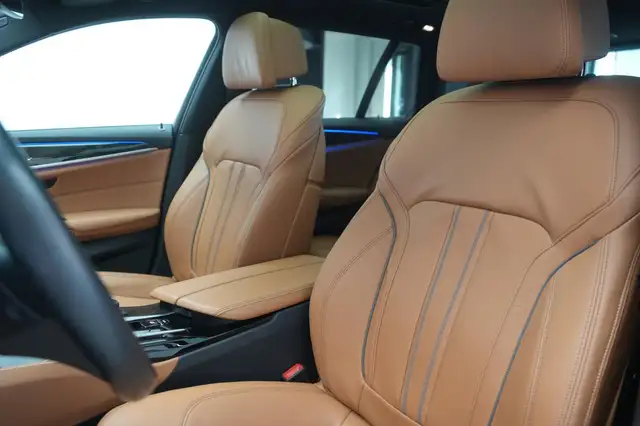 BMW 5 Series view 12