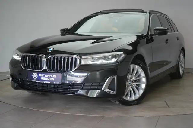 BMW 5 Series view 3