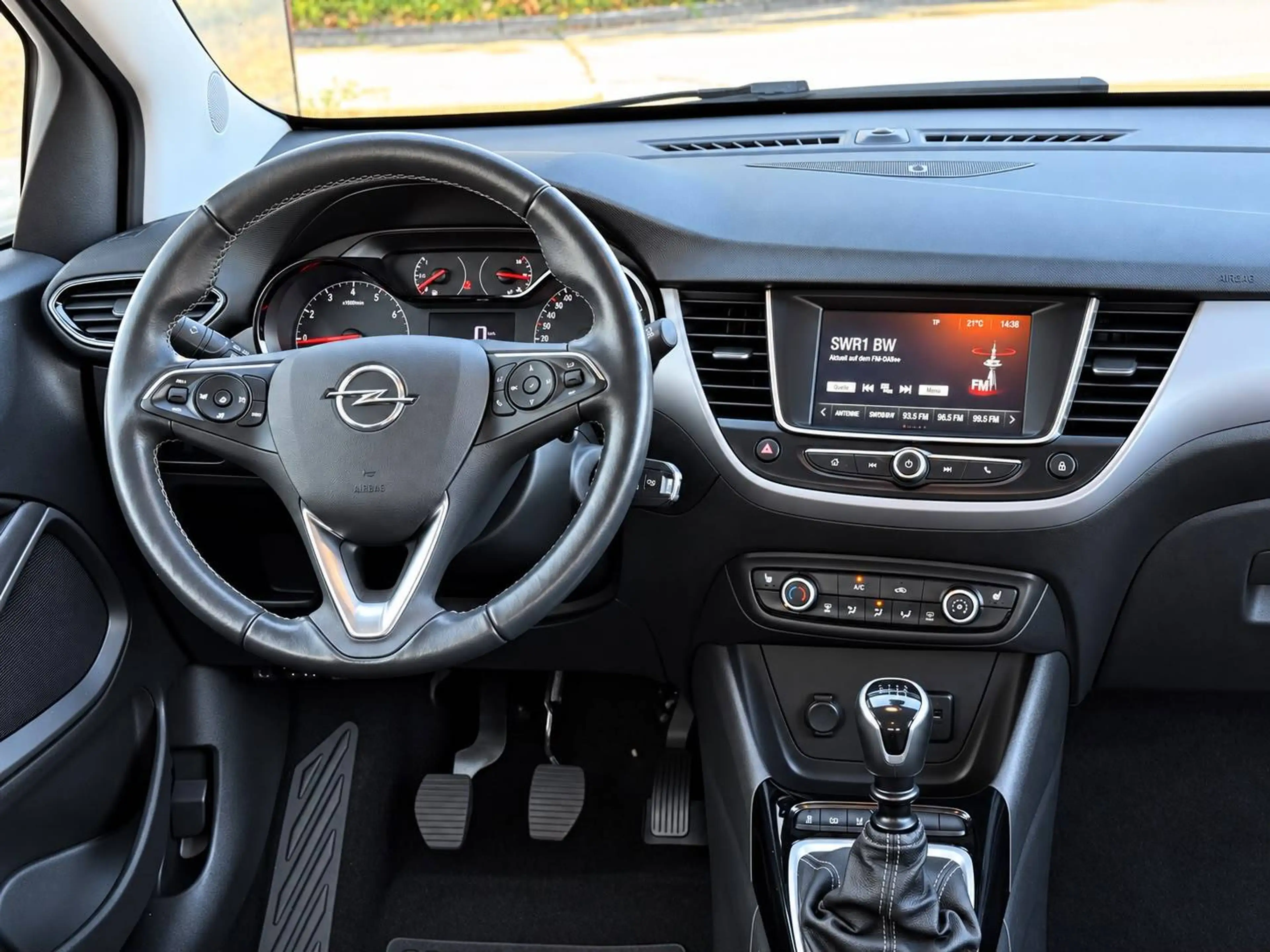 Opel Crossland X Enjoy — photo 9