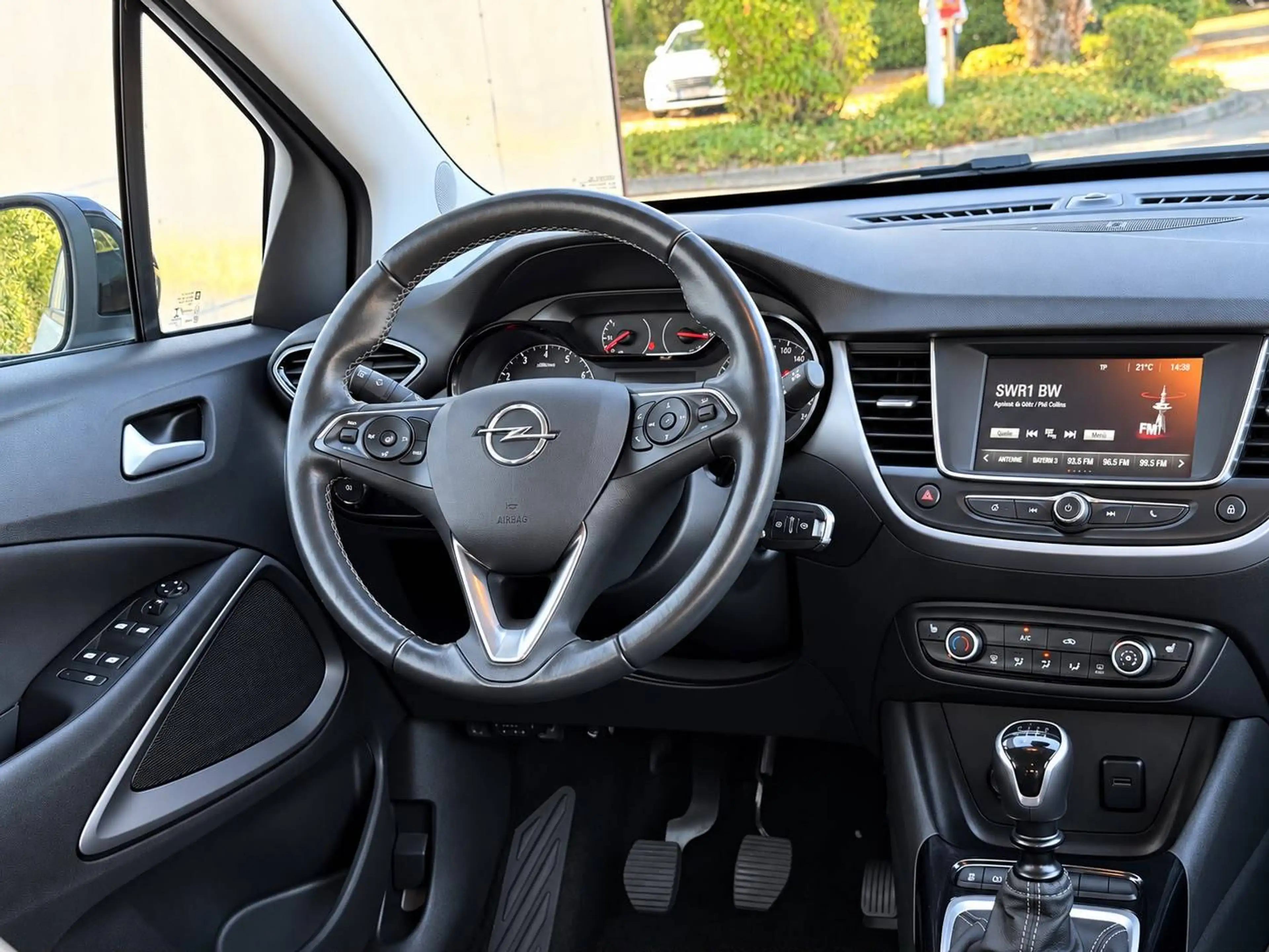 Opel Crossland X Enjoy — photo 10