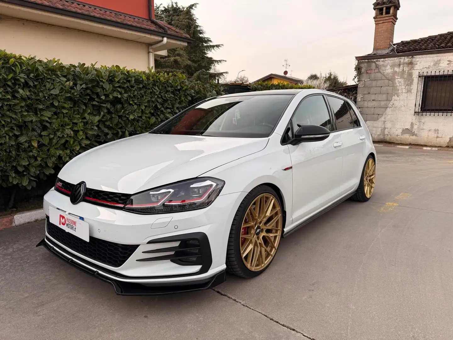 Volkswagen Golf GTI 2.0 tsi 245cv dsg Fehér - 1