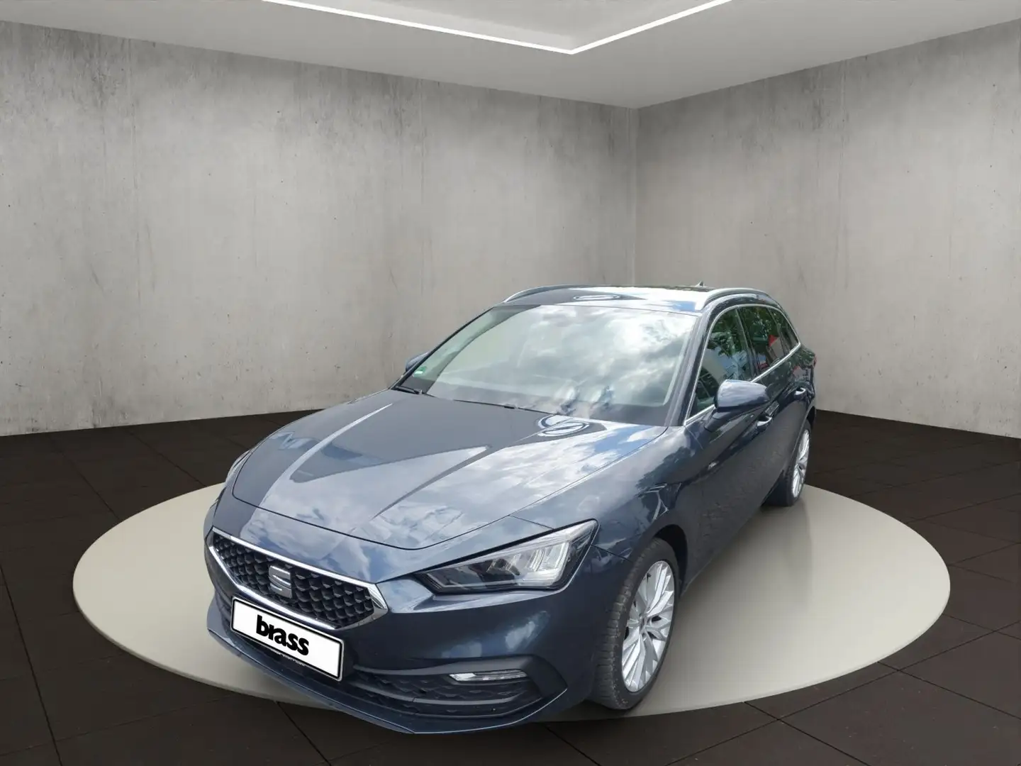 SEAT Leon Sportstourer 2.0 TDI Xcellence Navigation A Grau - 1