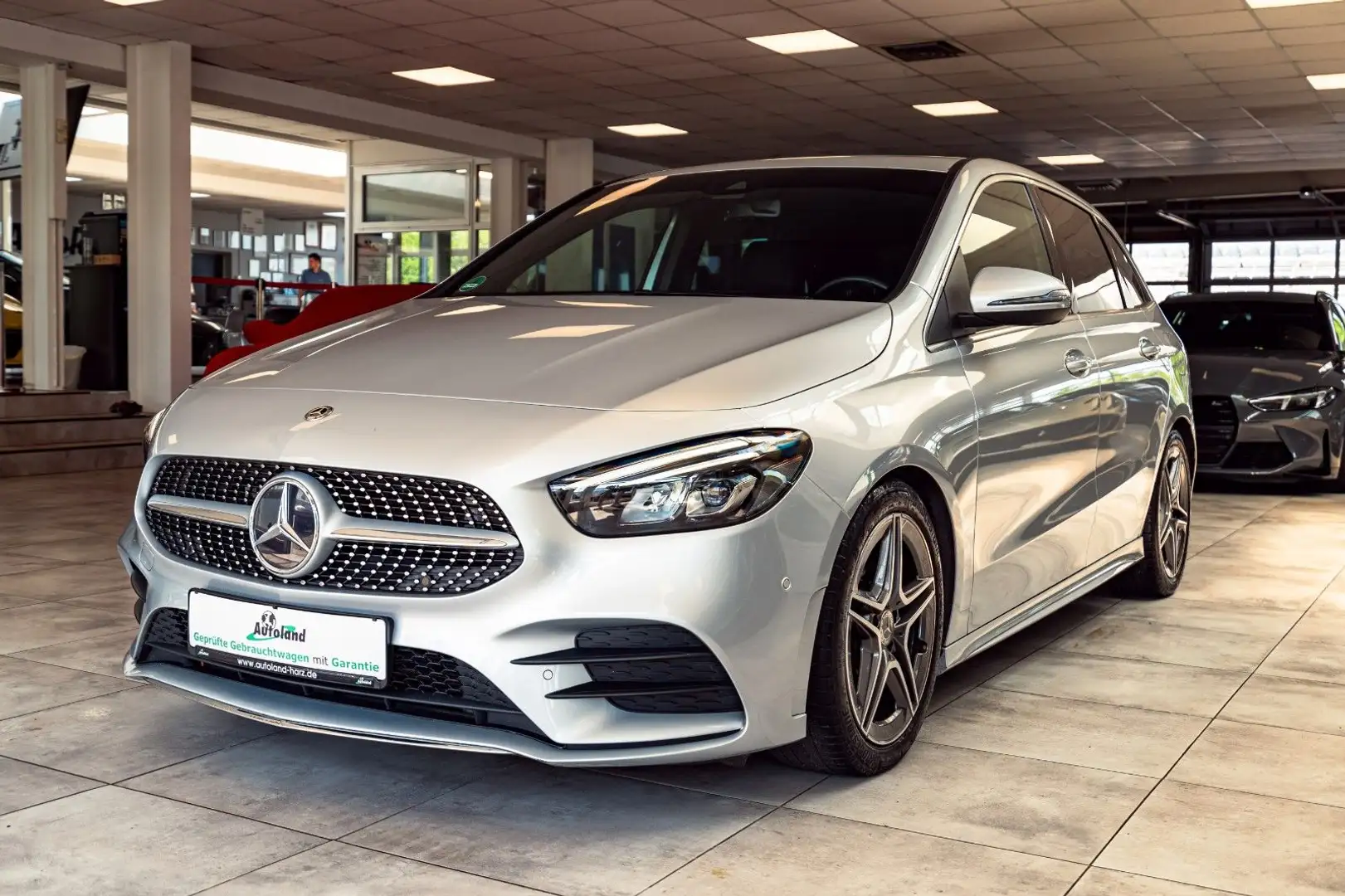 Mercedes-Benz B 200 d 8G-DCT AMG Line*KEYLESS*NAVI+*AHK*LED*TO Silber - 1
