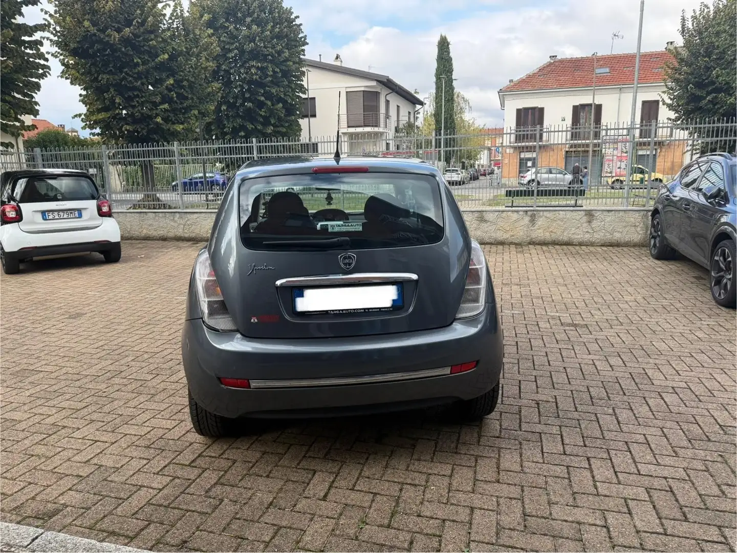 Lancia Ypsilon LANCIA YPSILON 1.2 Platinum s&s 69cv neopatentati Grigio - 2