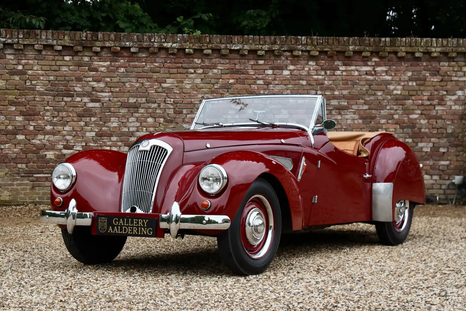 Oldtimer Lea Francis 2.5 Litre Sports "Deluxe" DHC Only 85 produced, Fi Rood - 1