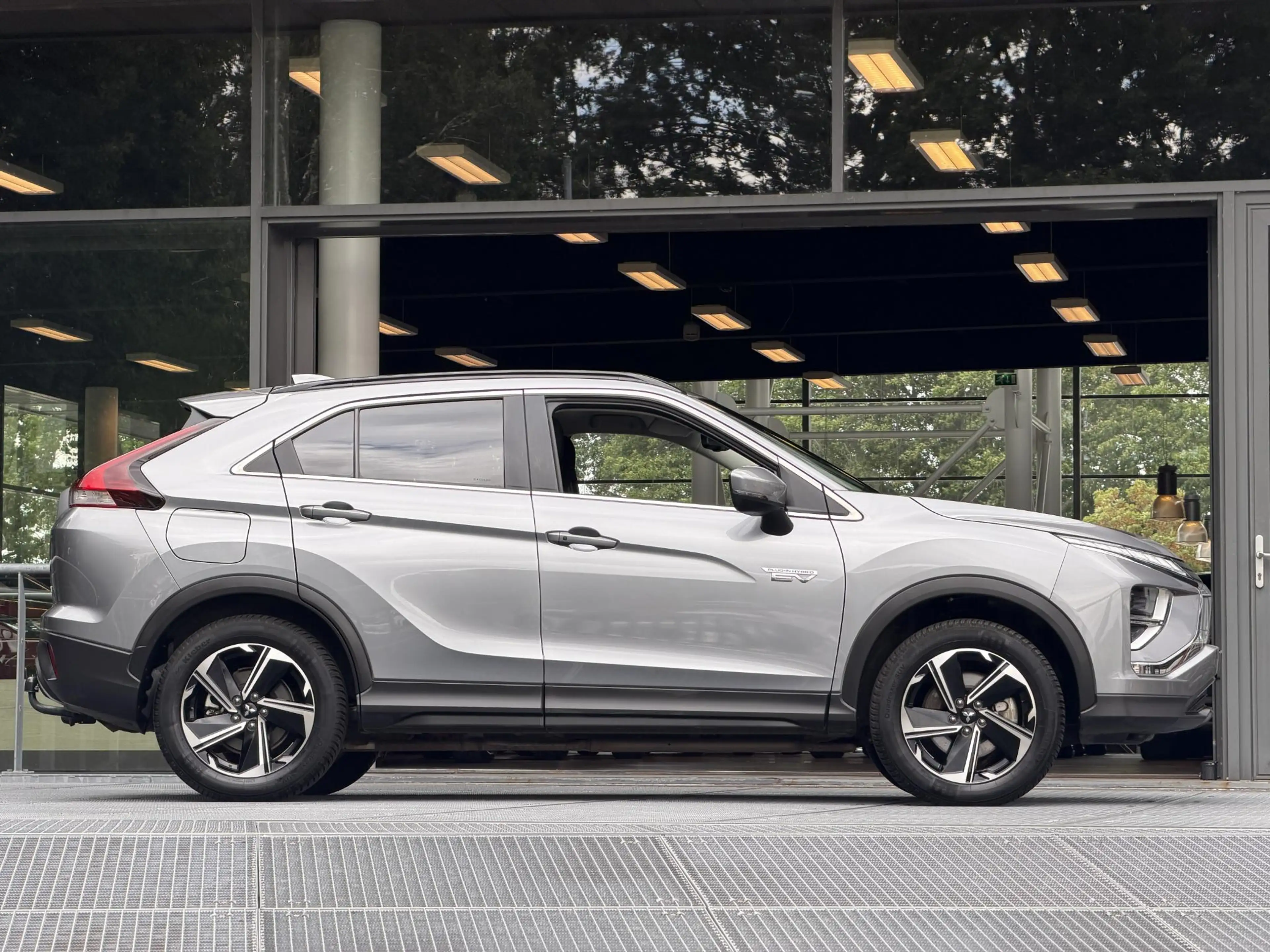 Mitsubishi Eclipse Cross 2.4 PHEV Intense | Carplay / Android Auto | Cruise — photo 16