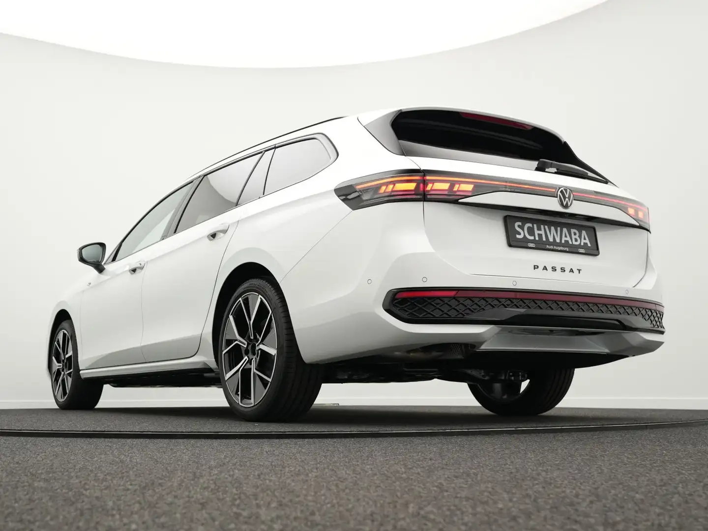 Volkswagen Passat Variant R-Line 2,0 l TDI 4M *MATRIX*HdUp* Weiß - 2