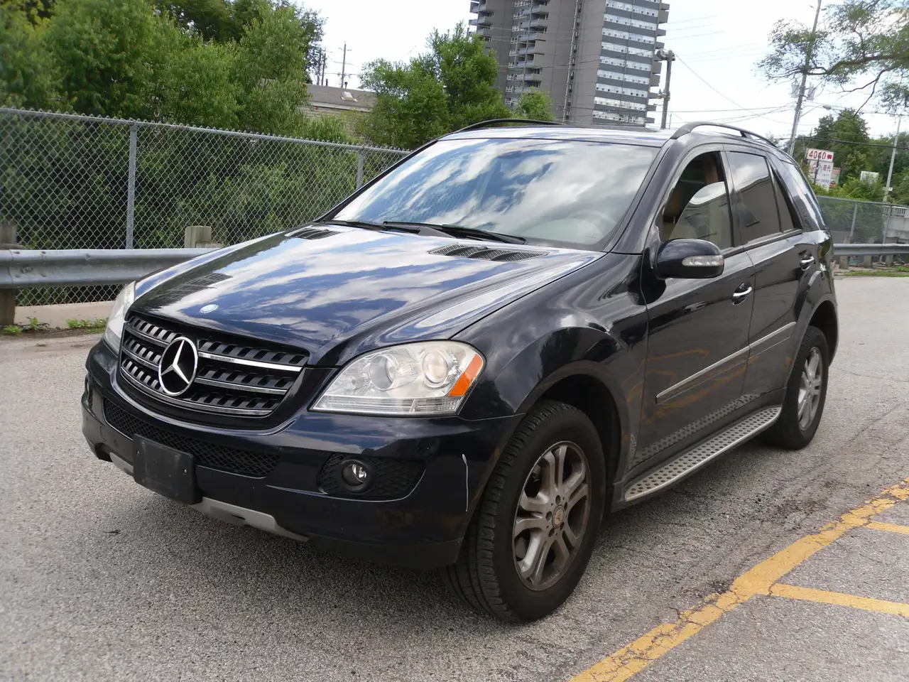 Mercedes-Benz M-Class снимка Mercedes-Benz M-Class