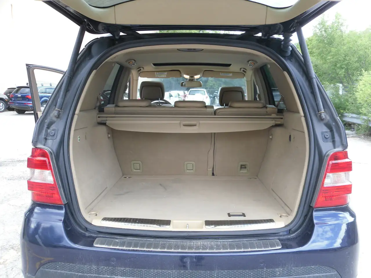 Mercedes-Benz M-Class снимка Mercedes-Benz M-Class