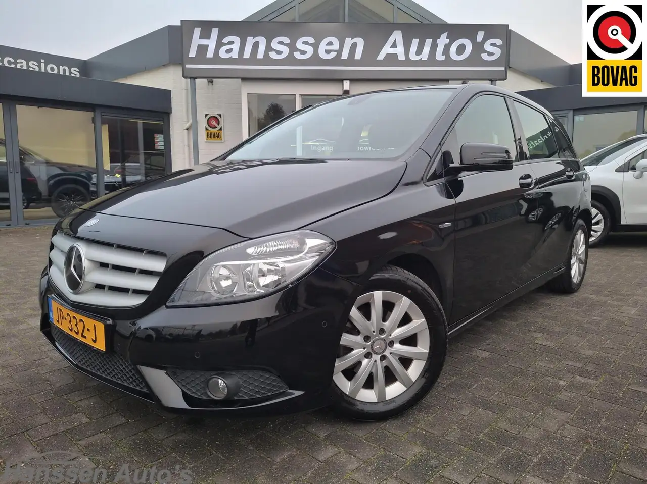 Mercedes-Benz B 180