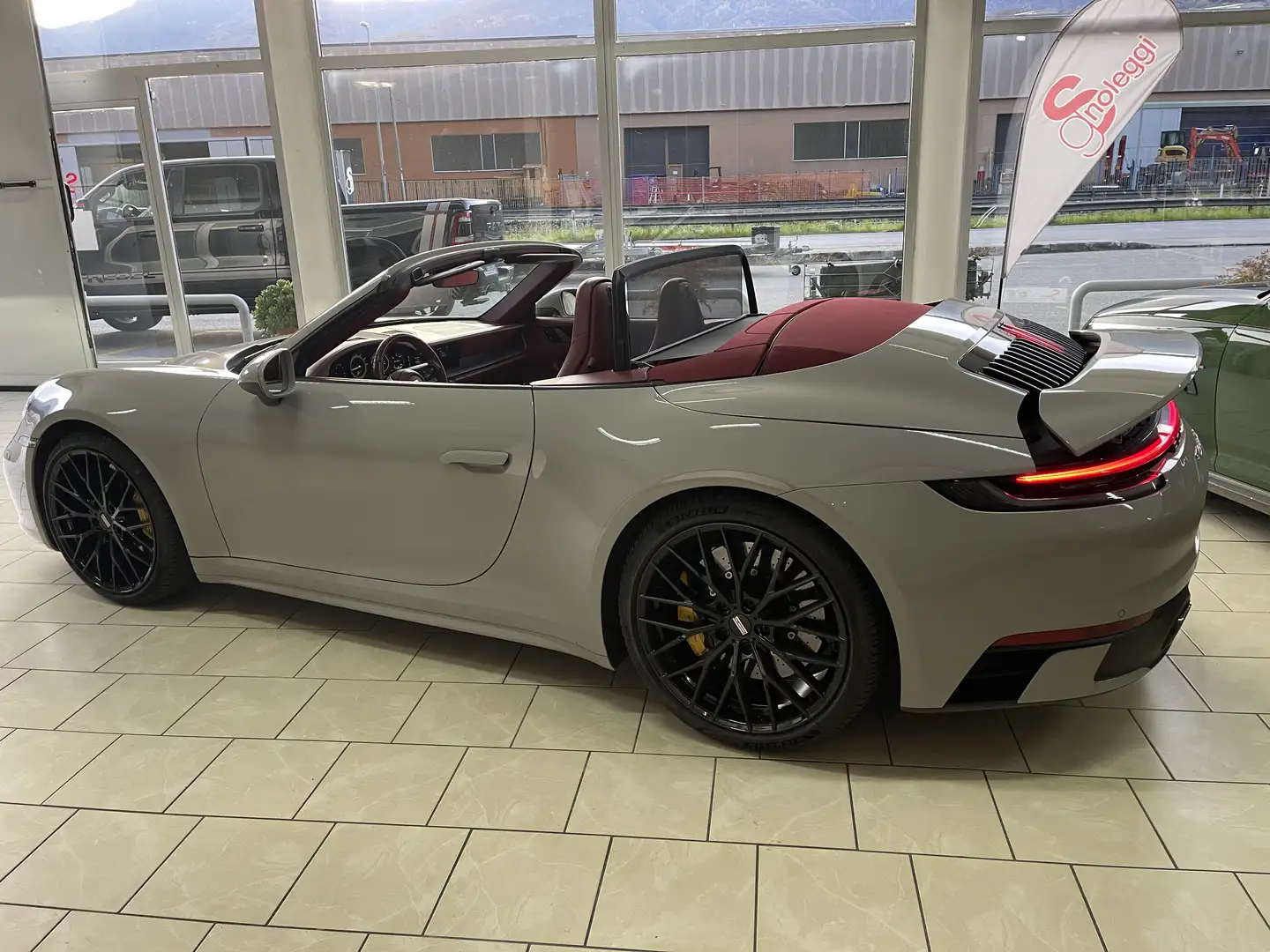 Porsche 992 4S.  iva esposta - possibilità noleggio a riscatt - 2